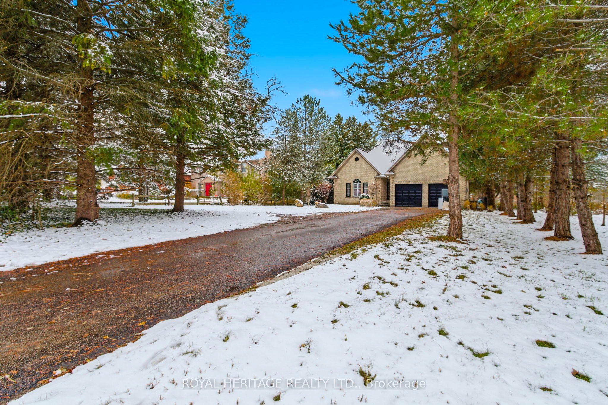 1401 Westdel Bourne Street W — photo 1