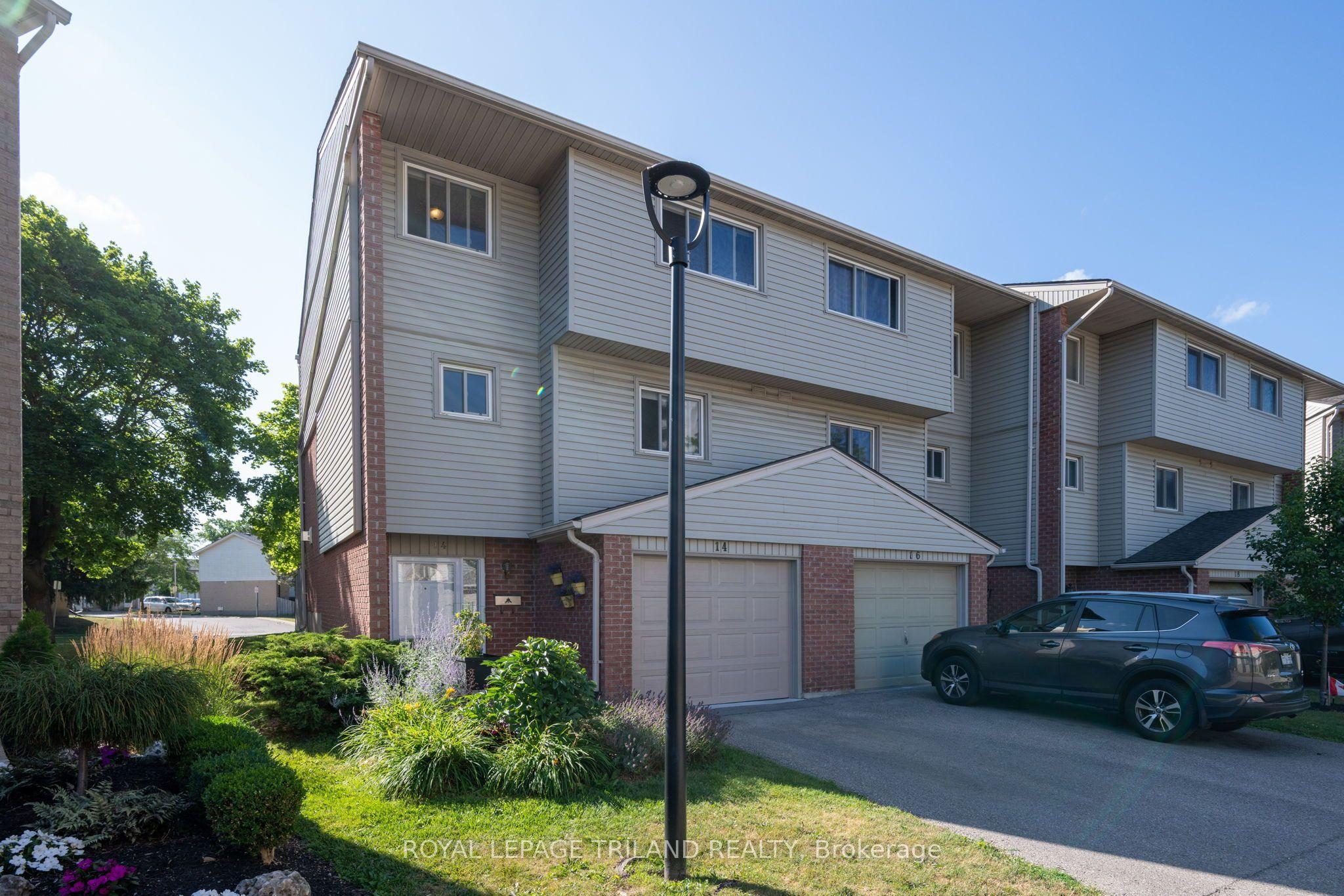 300 Sandringham Crescent, Unit 14 — photo 1
