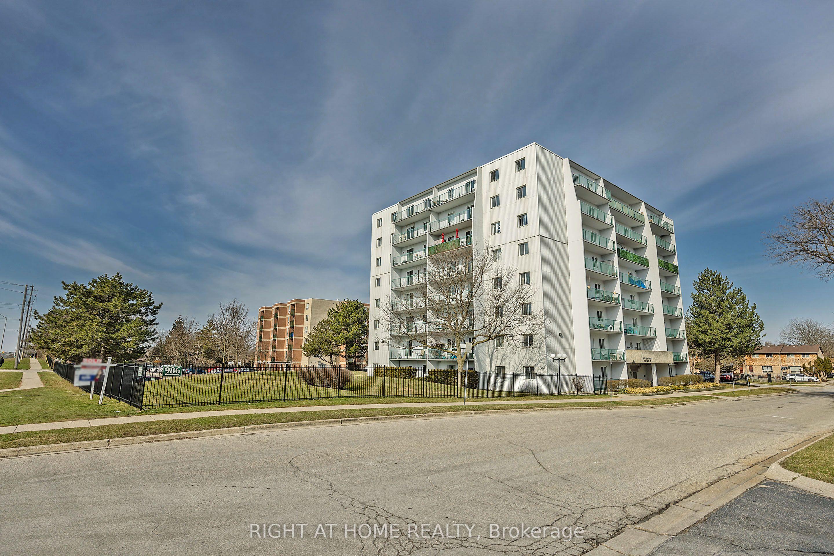 986 Huron Street, Unit 701 — photo 1
