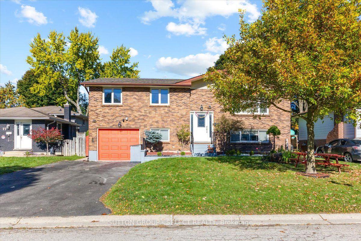 73 Gablewood Crescent — photo 1