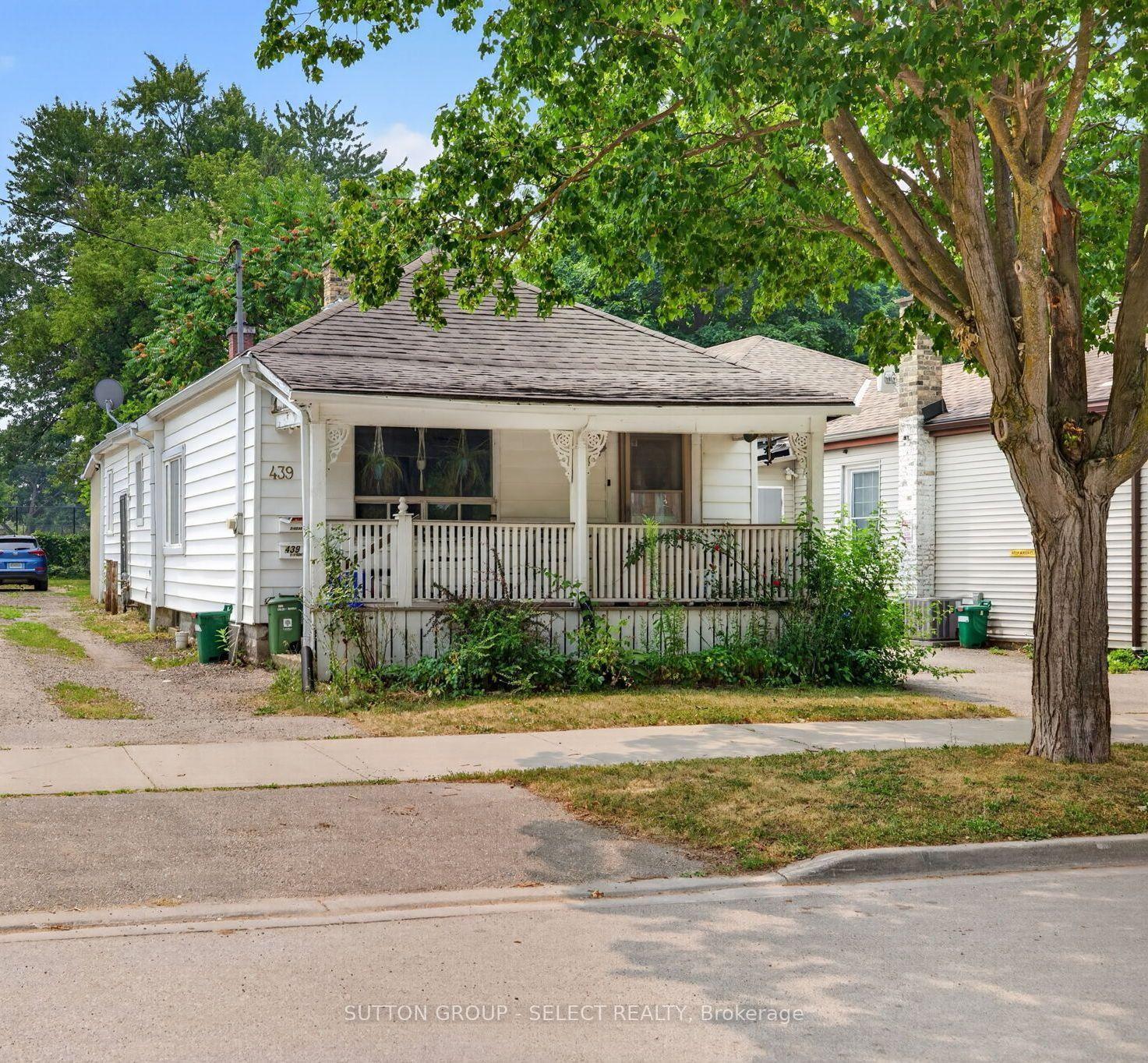 439 South Street — photo 1
