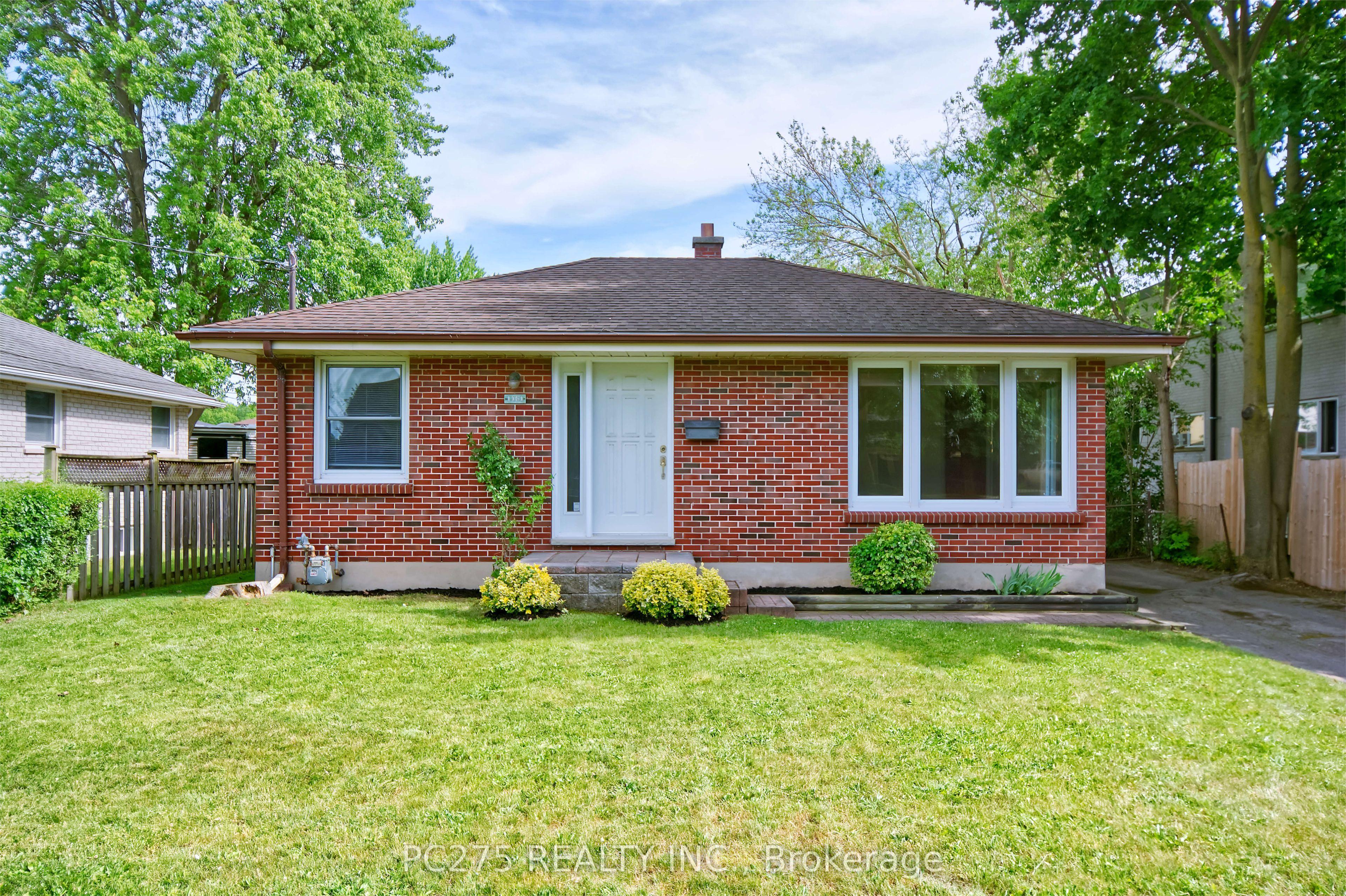 1461 Trafalgar Street — photo 1