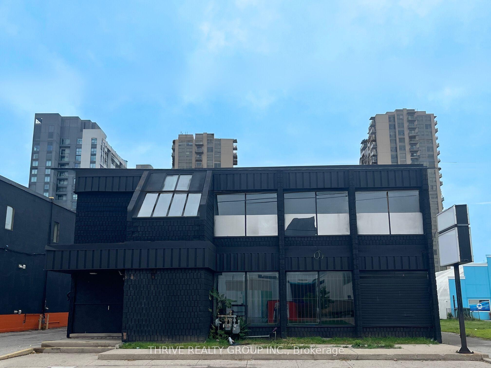 724 York Street — photo 1