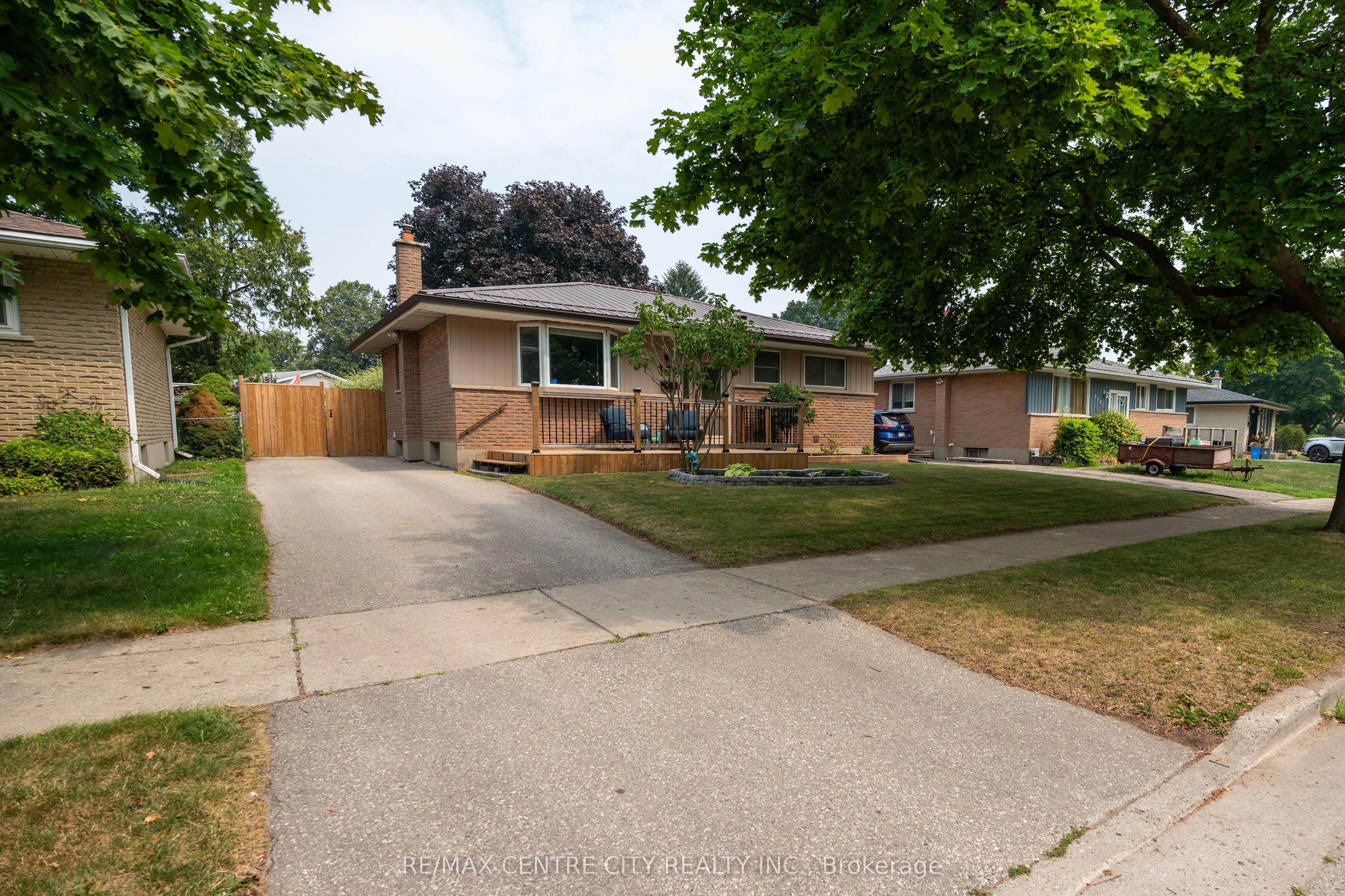 366 Hudson Drive — photo 1