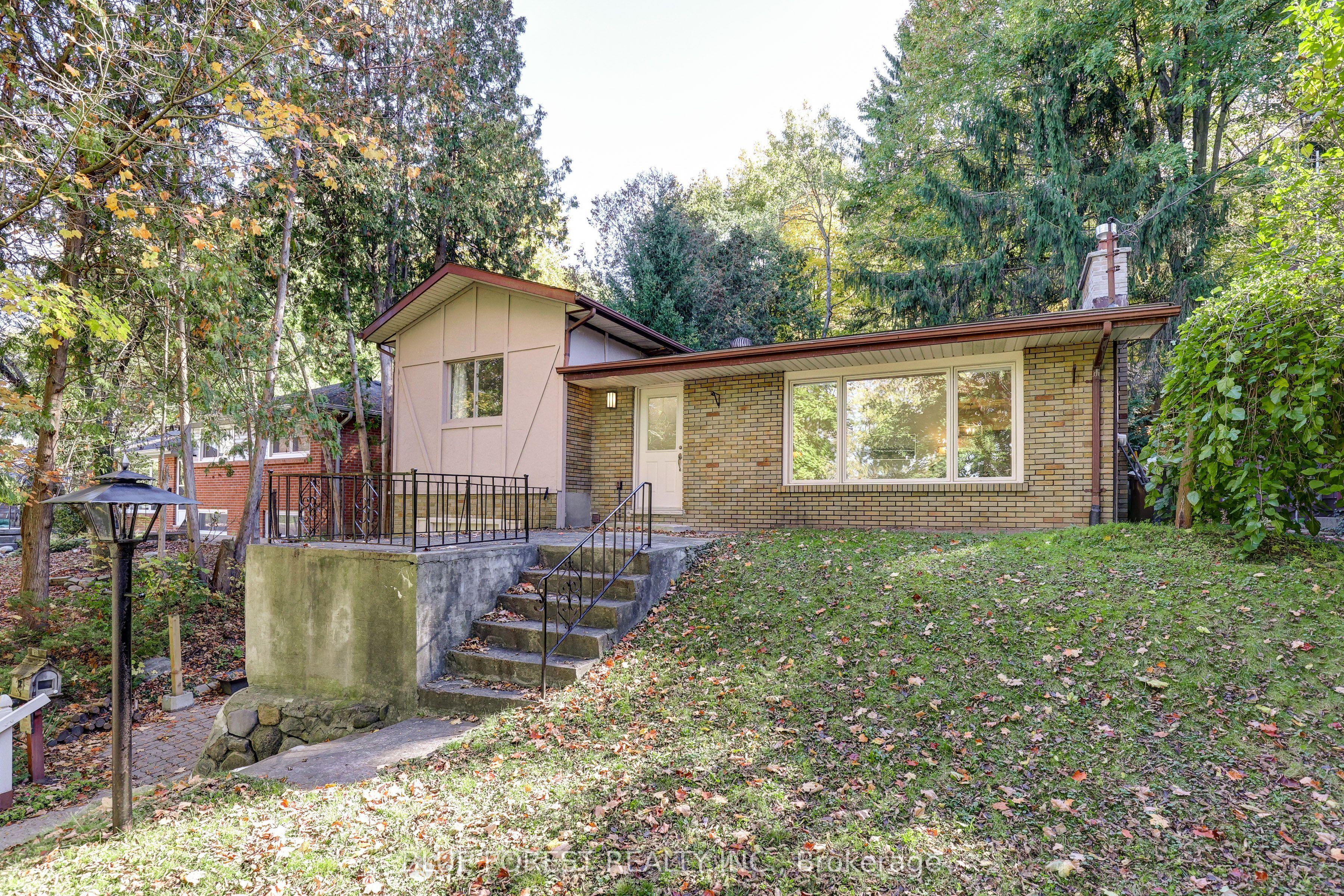 786 Springbank Drive — photo 1