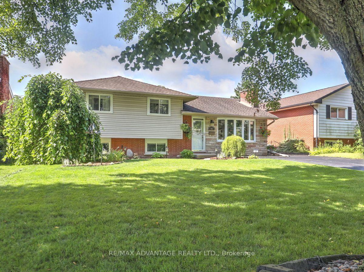 45 Agincourt Gardens — photo 1