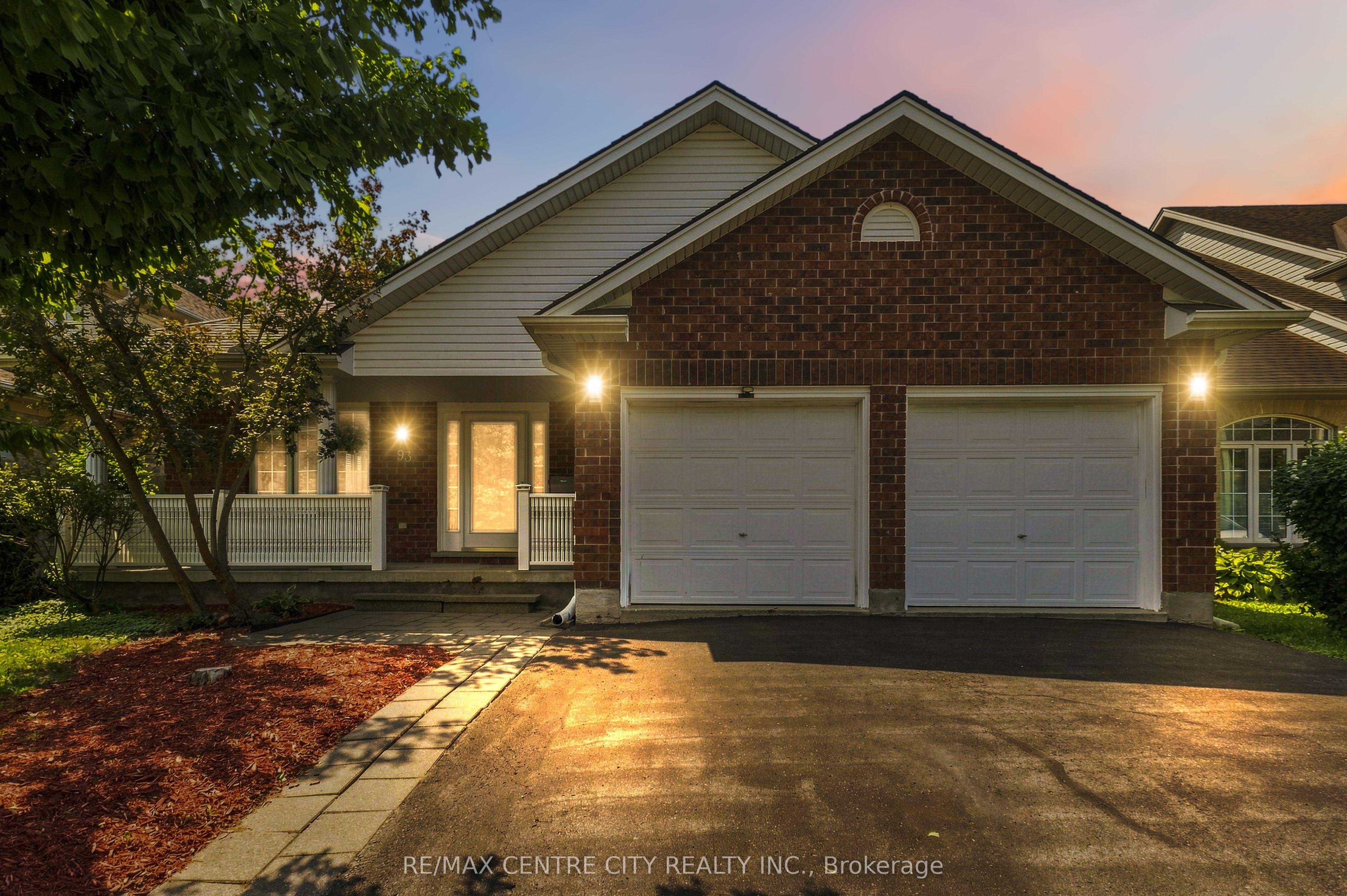 93 Mctaggart Court — photo 1