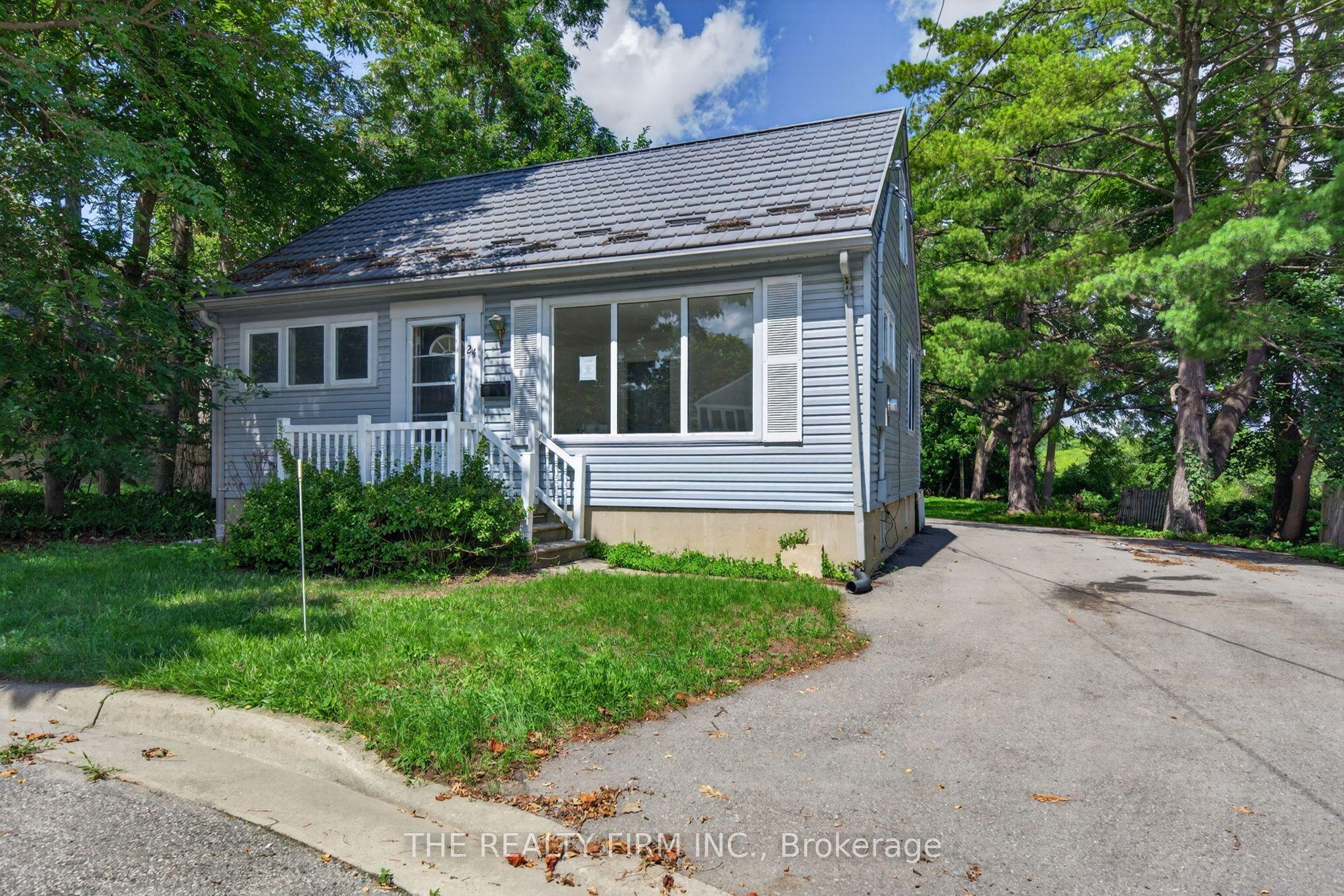 24 Fairview Court — photo 1