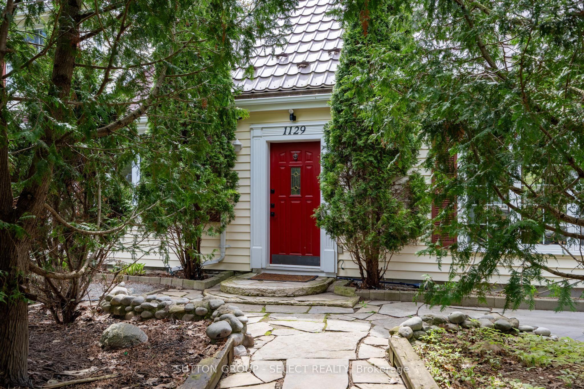 1129 Sunningdale Road E — photo 1