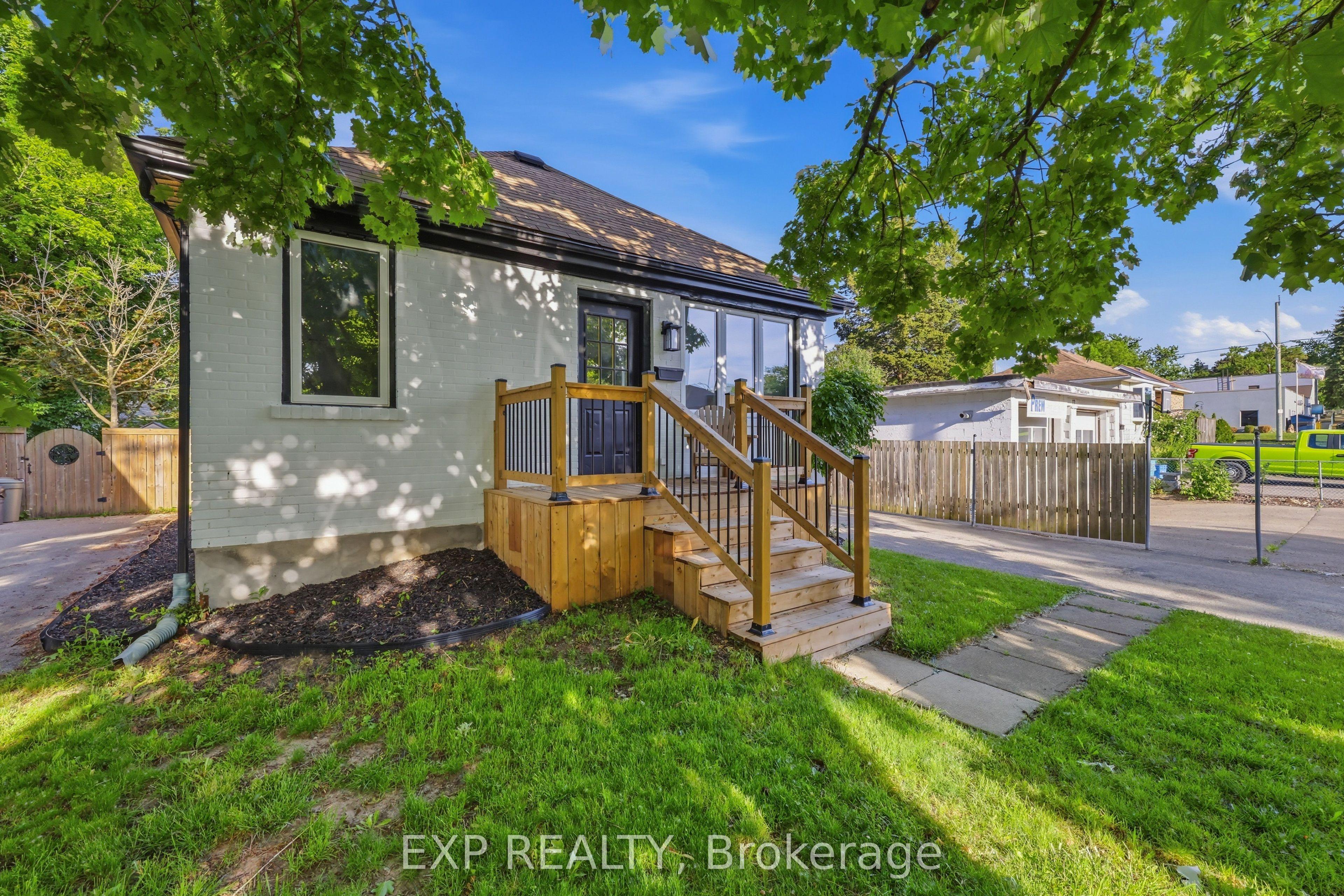 70 Mackay Avenue — photo 1