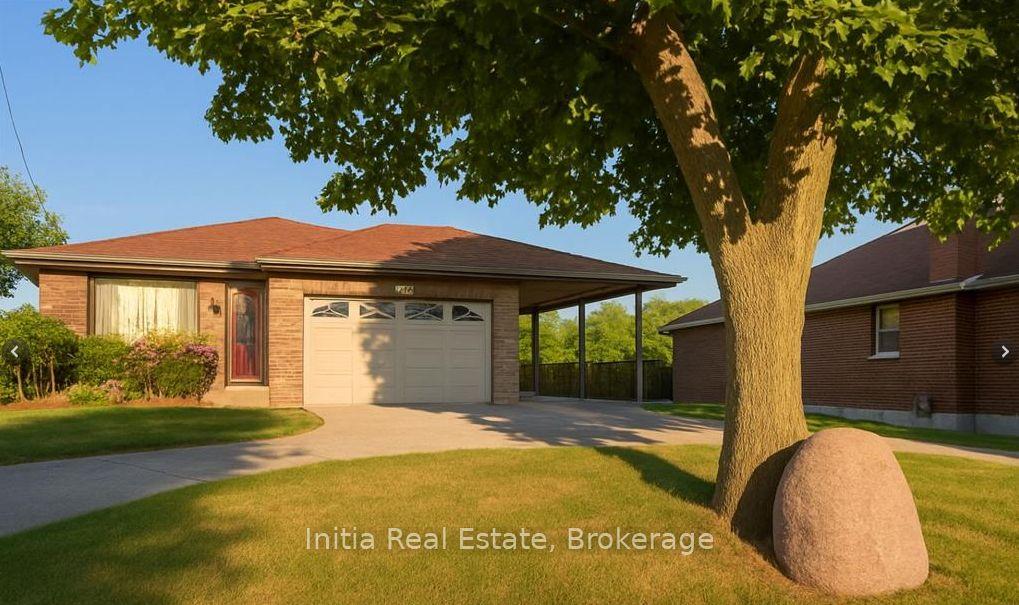 216 Highbury Avenue N — photo 1