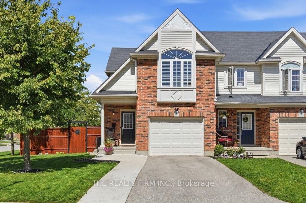 914 Silverfox Crescent — photo 1