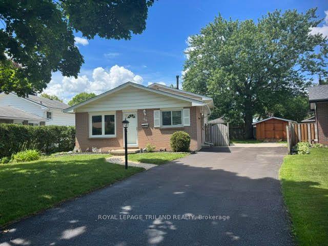 66 Garland Crescent — photo 1