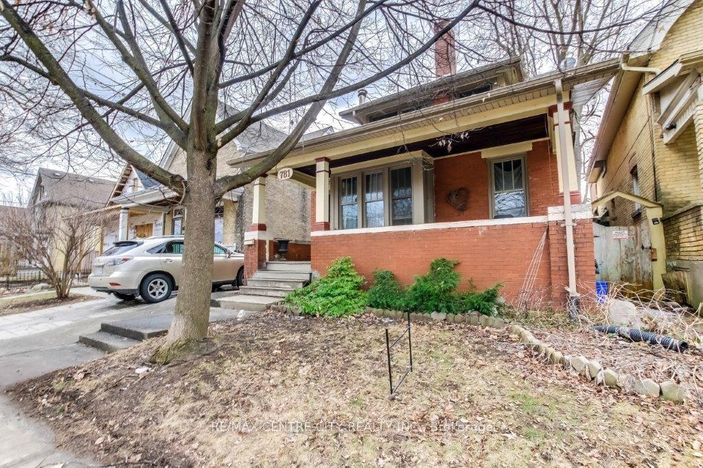 781 Dufferin Avenue — photo 1