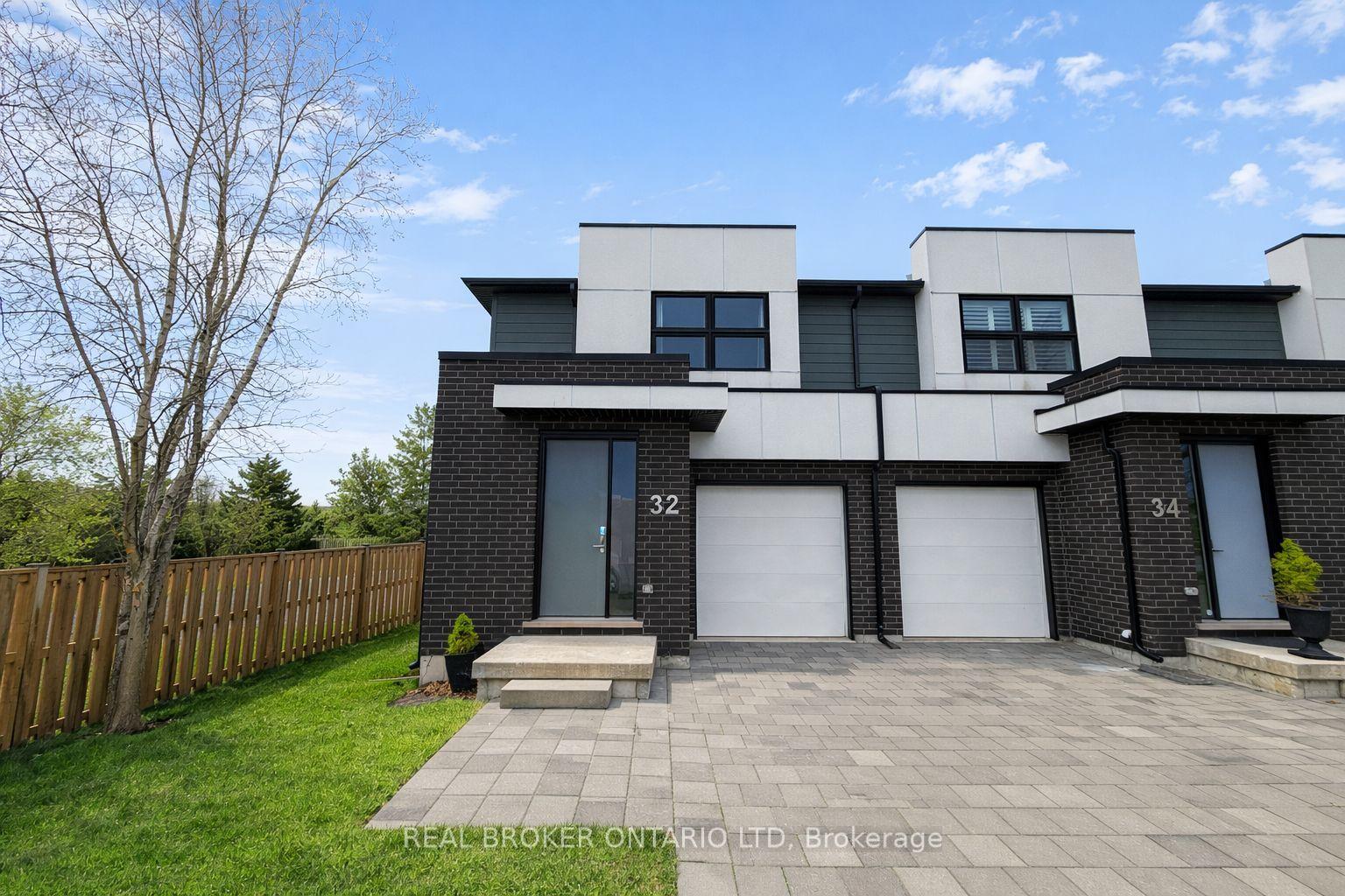 499 Sophia Crescent, Unit 32 — photo 1