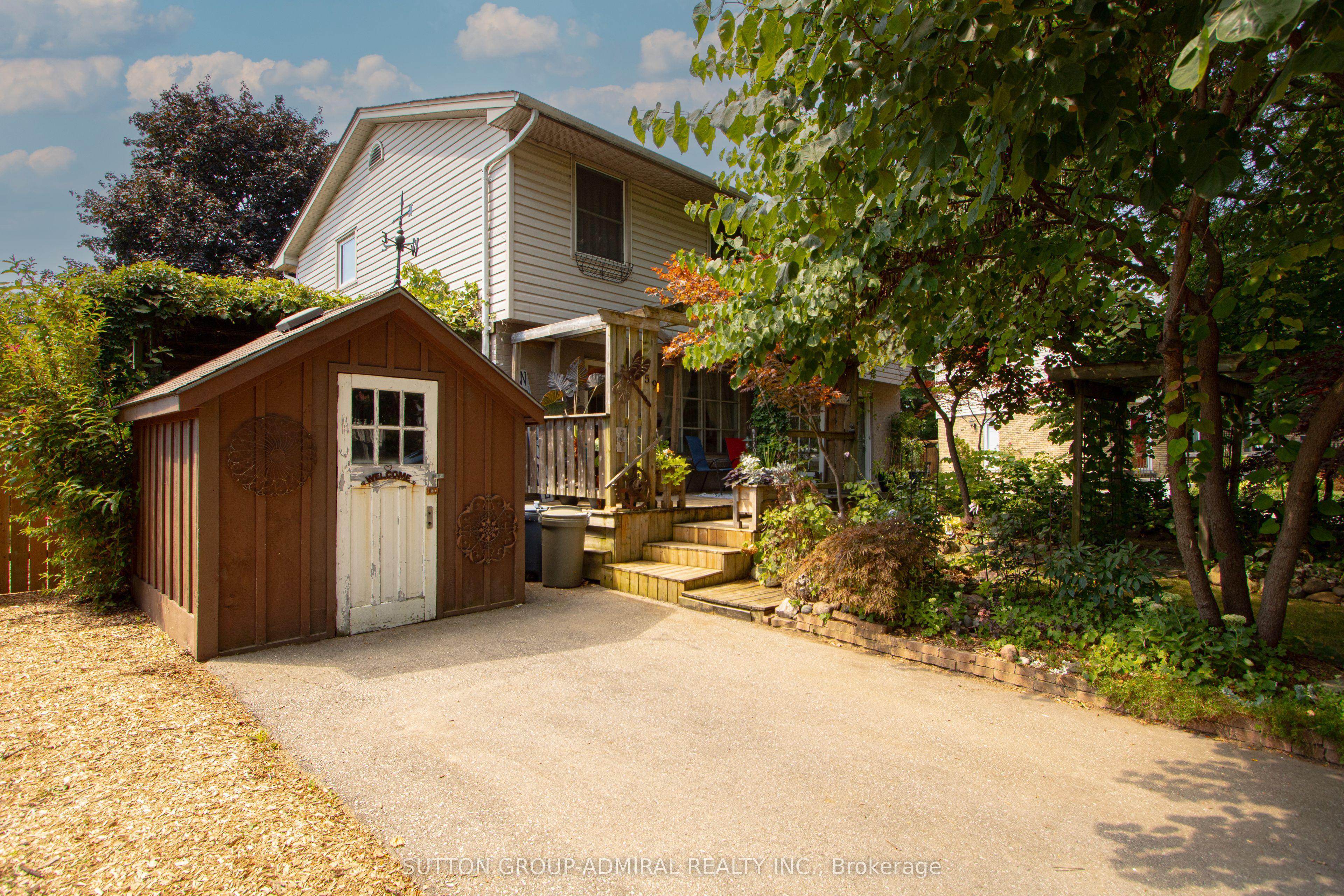 59 Breckenridge Crescent — photo 1