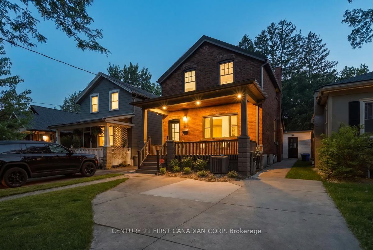 867 Colborne Street — photo 1