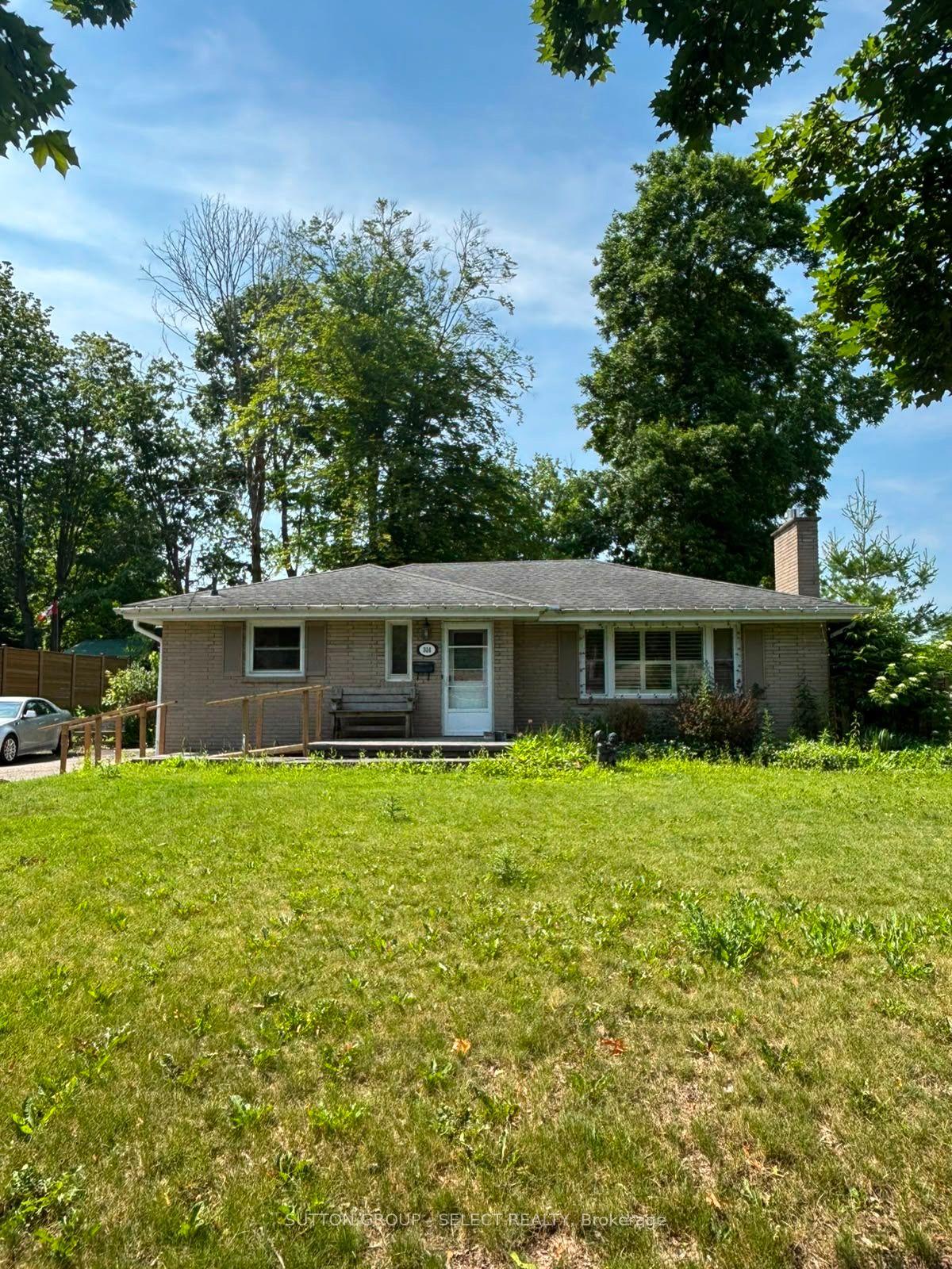 316 Ridgewood Crescent — photo 1