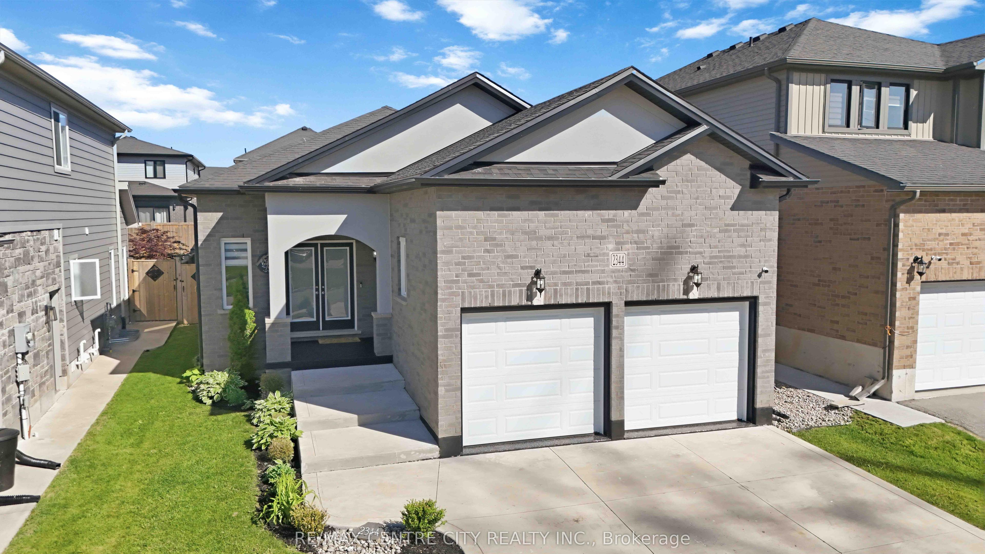 2344 Constance Avenue — photo 1