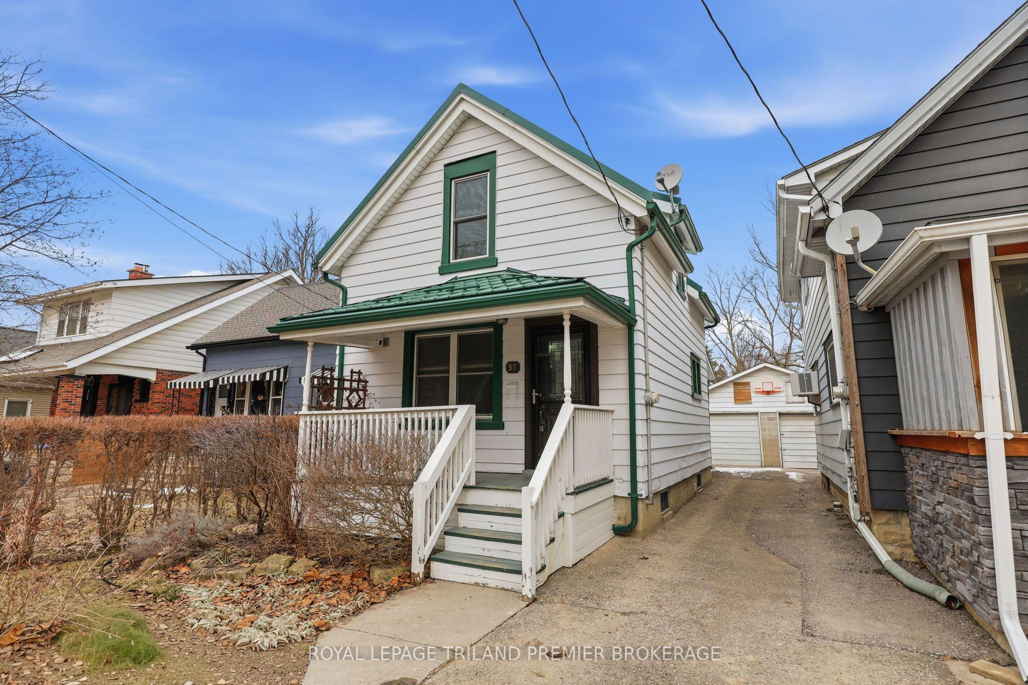 98 BRISCOE Street E — photo 1