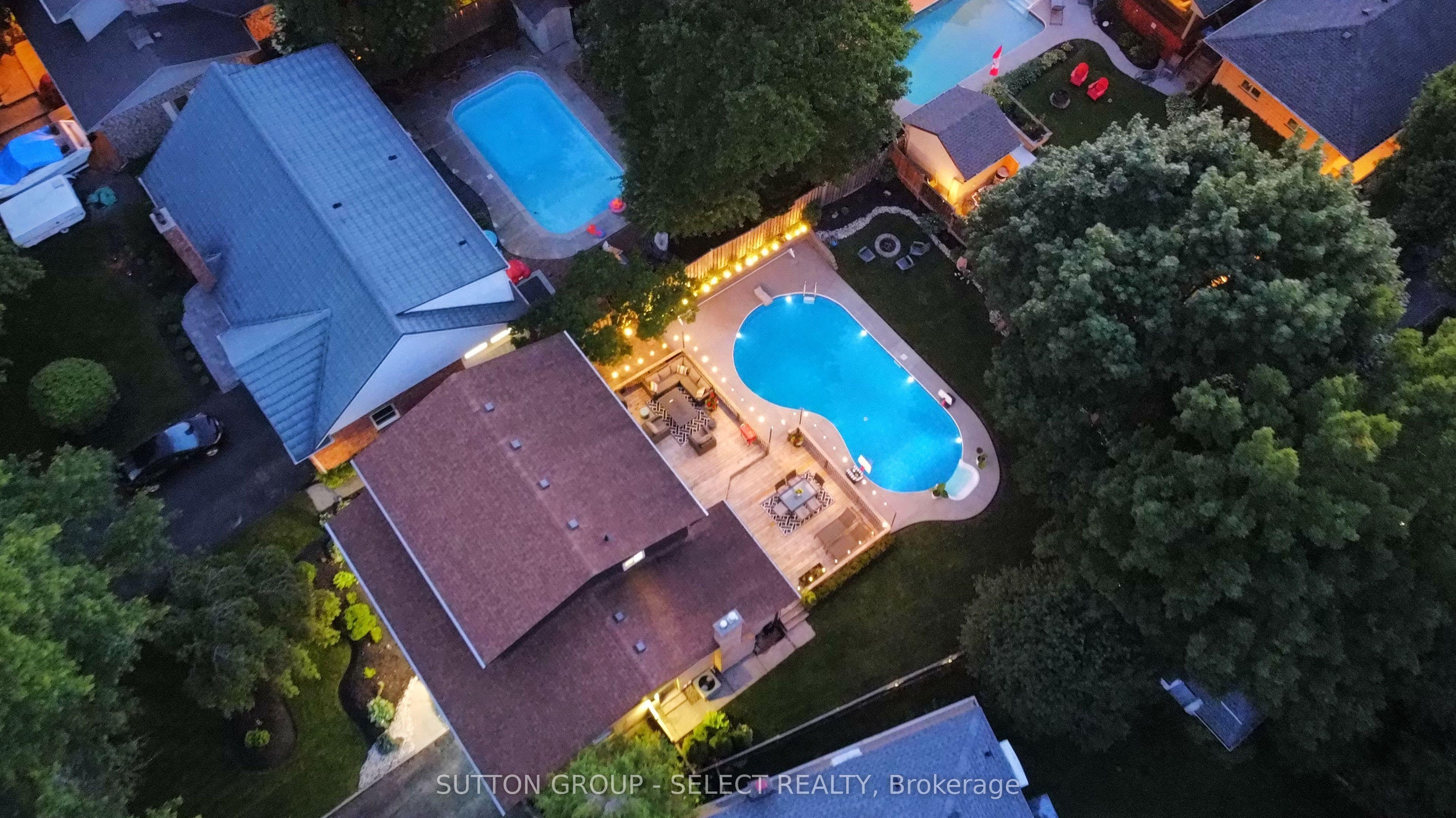 25 Havenridge Crescent — photo 1