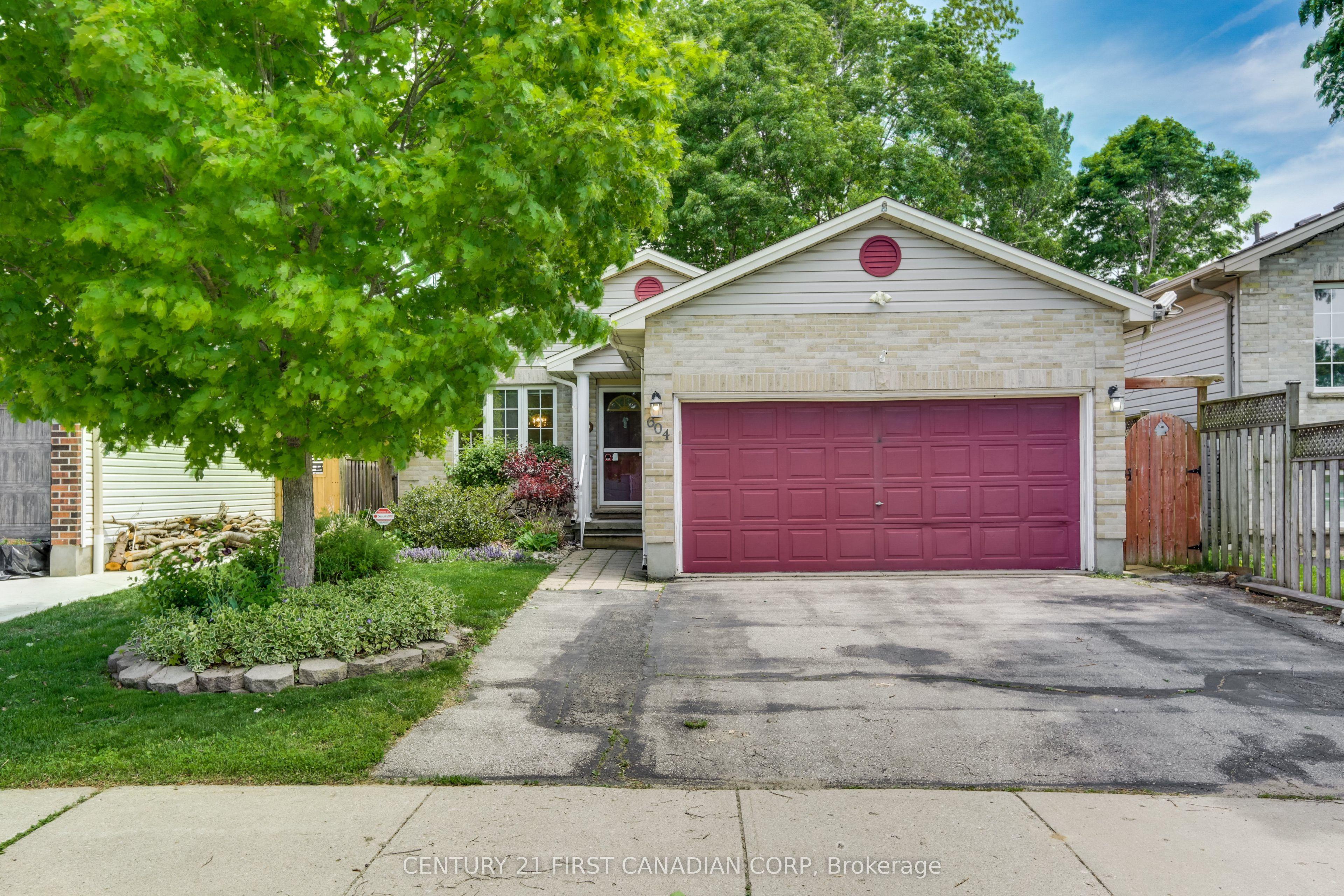 604 TALLTREE Crescent — photo 1