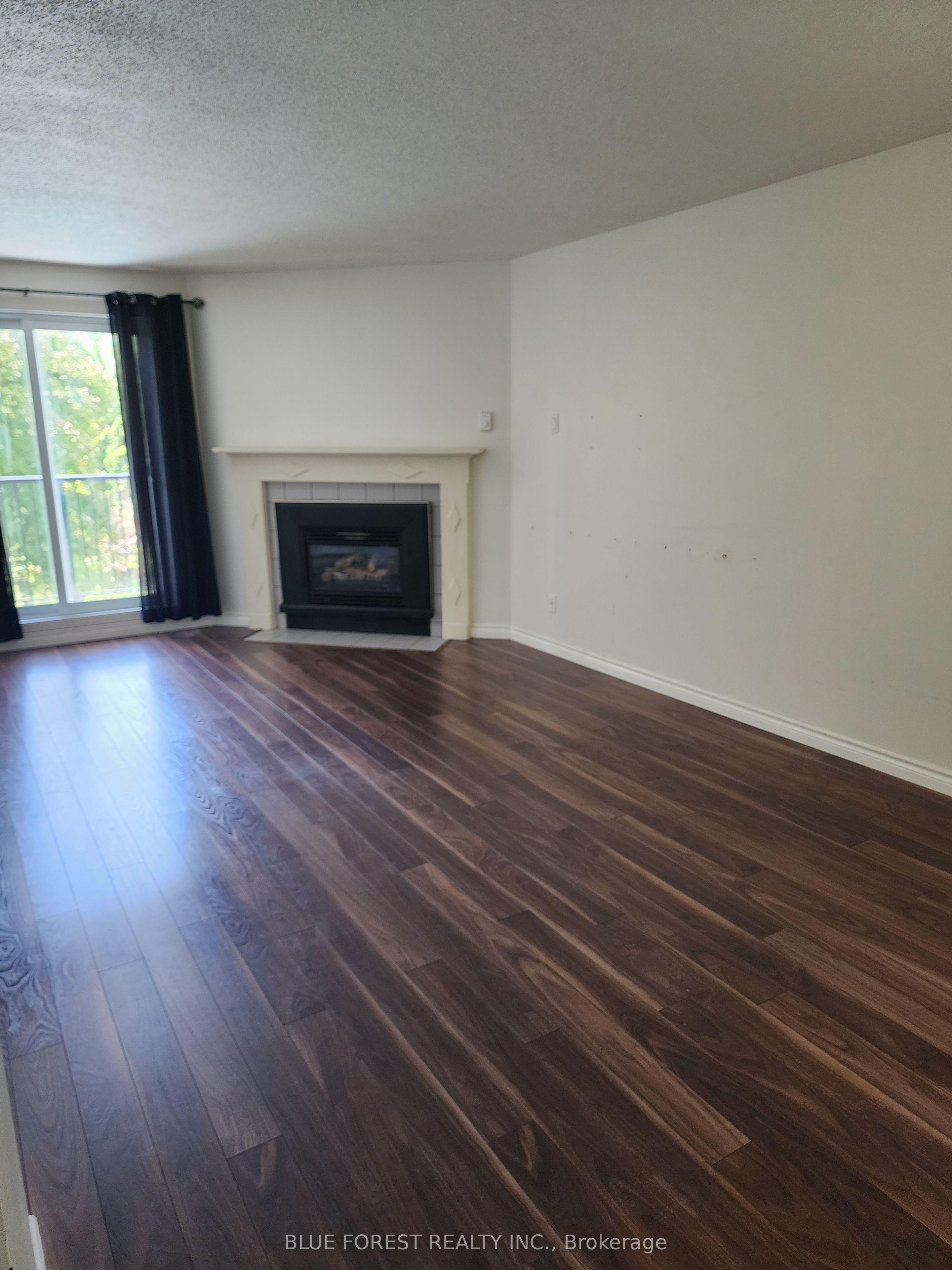727 Deveron Crescent, Unit 210 — photo 1