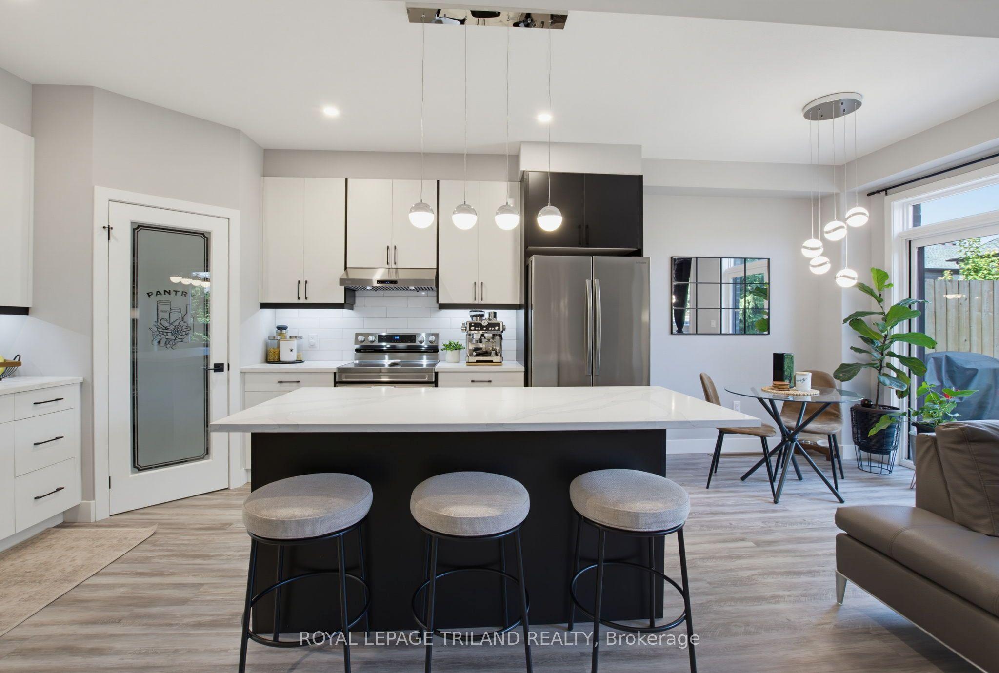 3557 Colonel Talbot Road, Unit 14 — photo 1