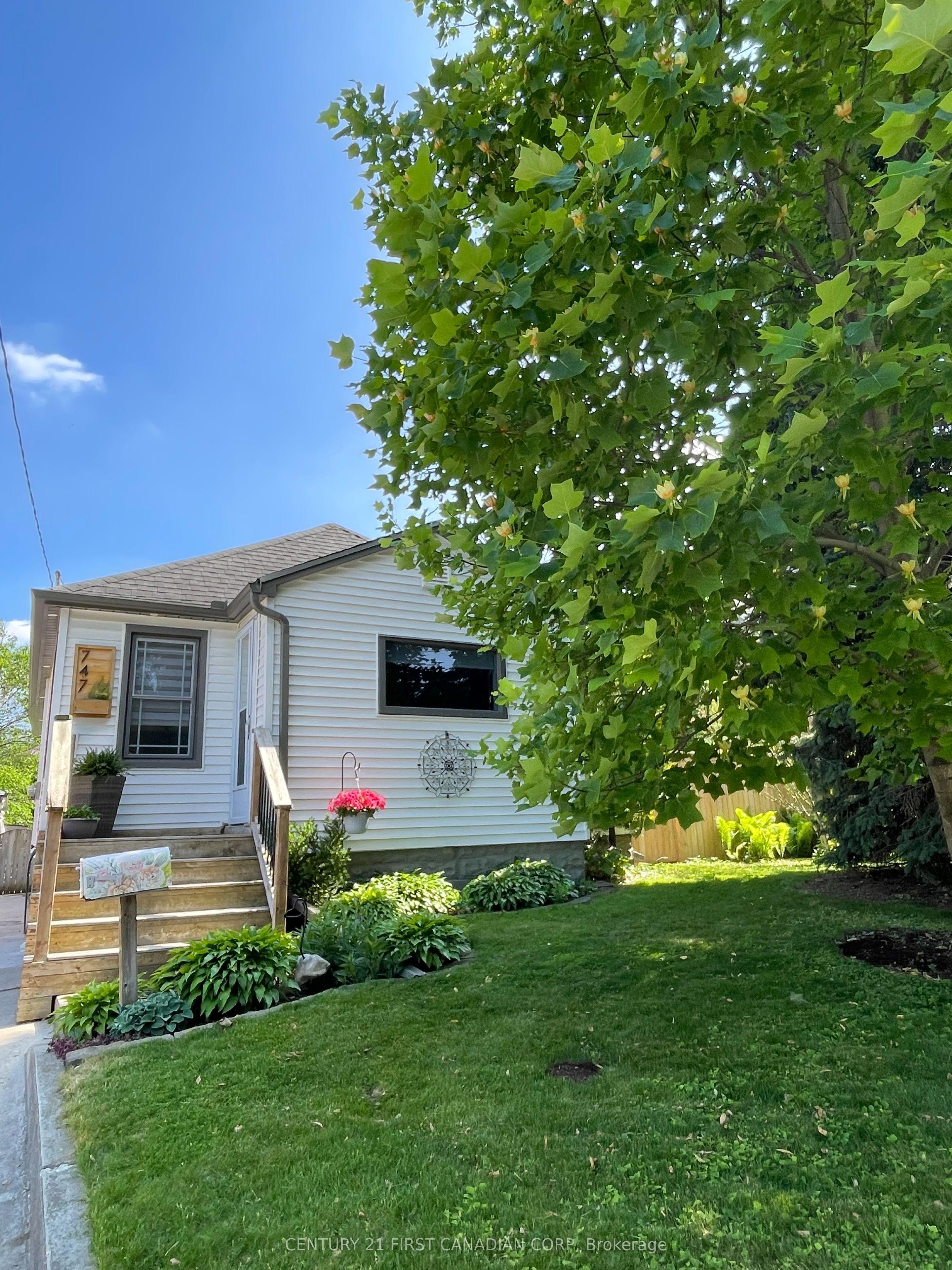 747 Whetter Avenue — photo 1