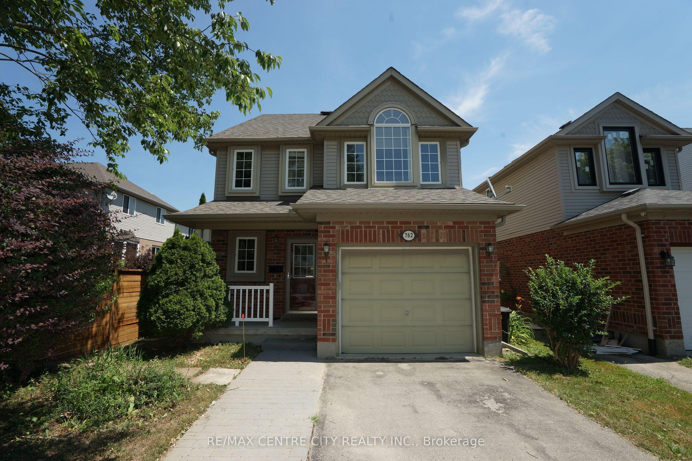 762 Blacksmith Street — photo 1