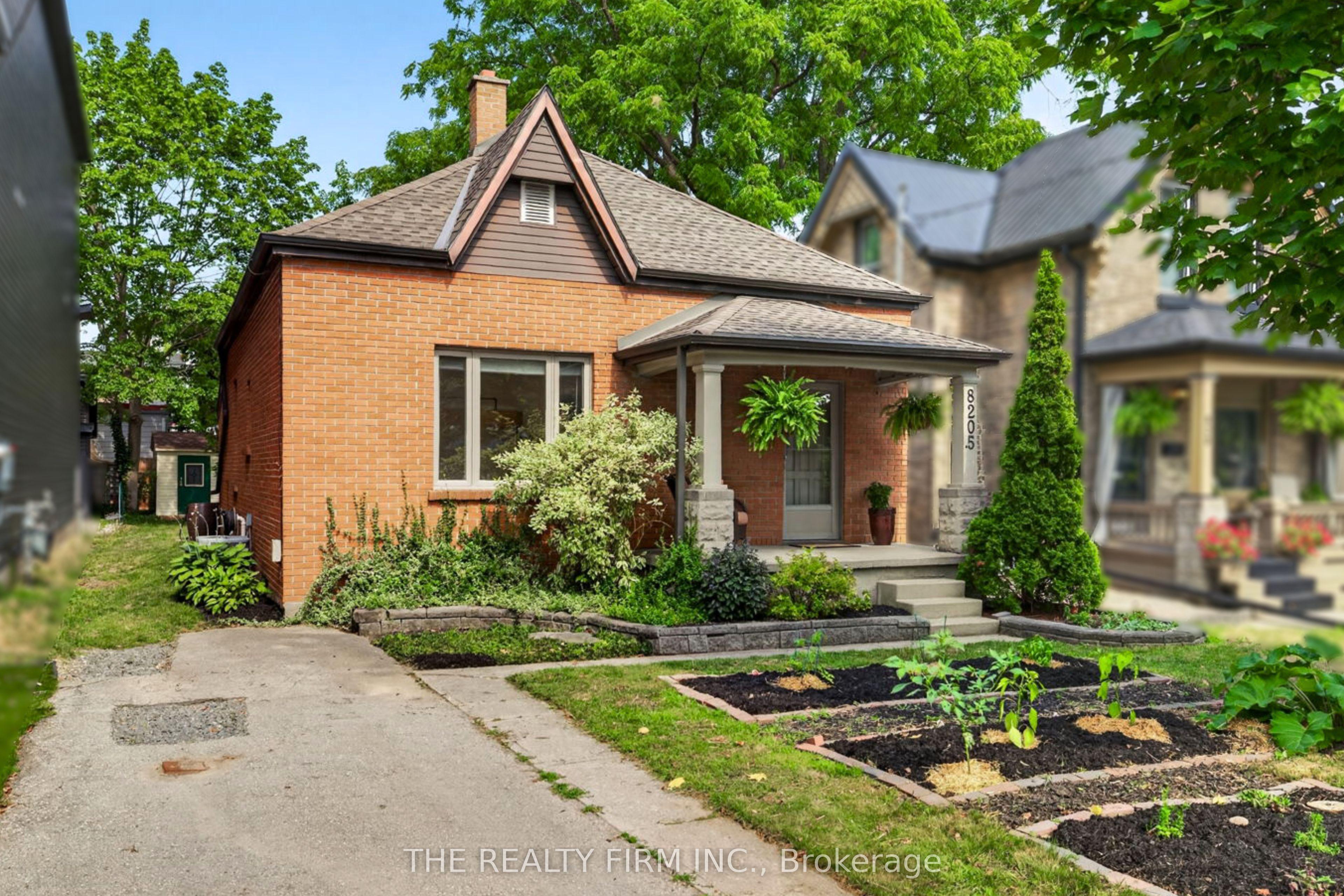 820.5 Maitland Street — photo 1
