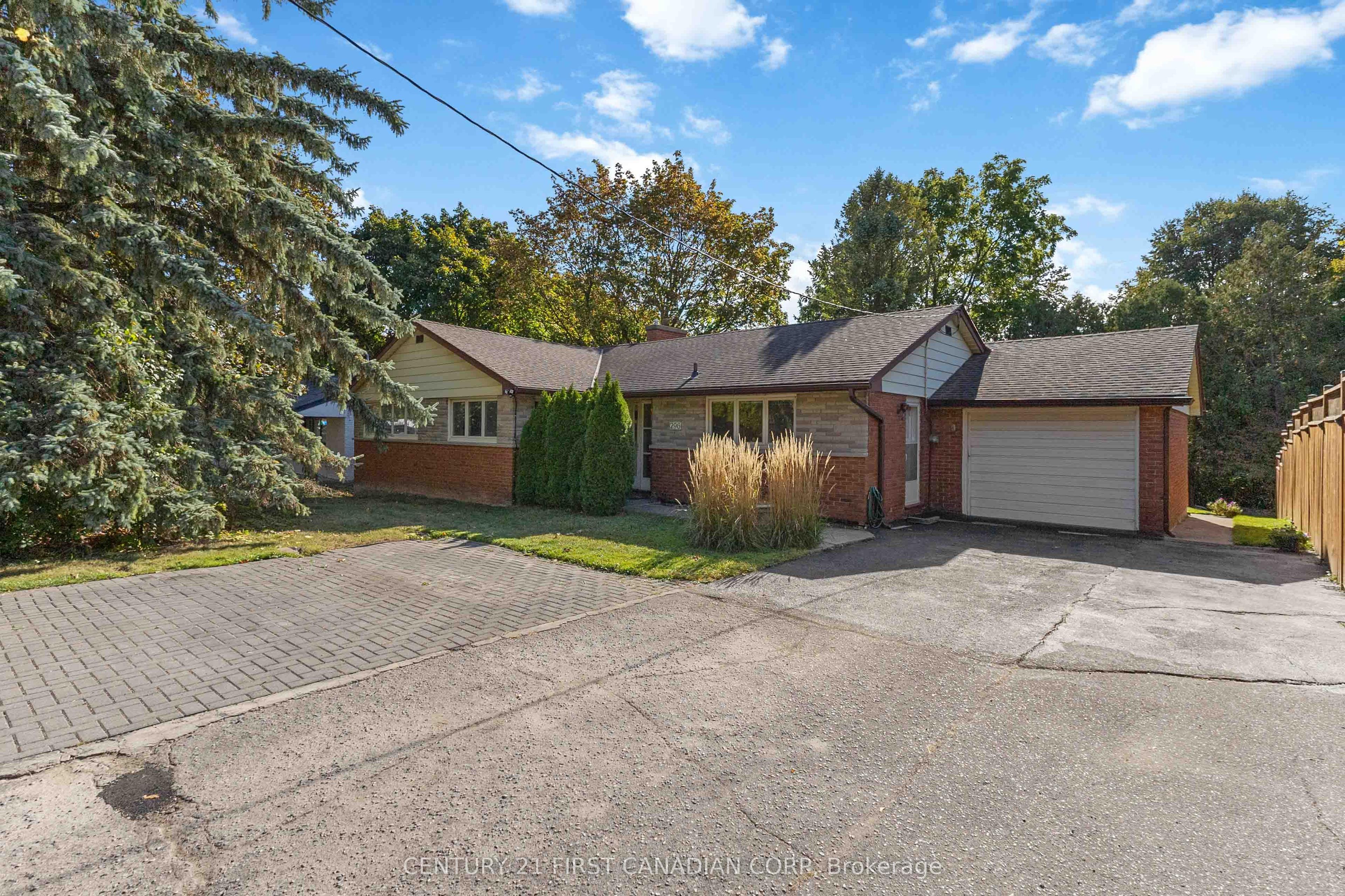 296 Sarnia Road — photo 1