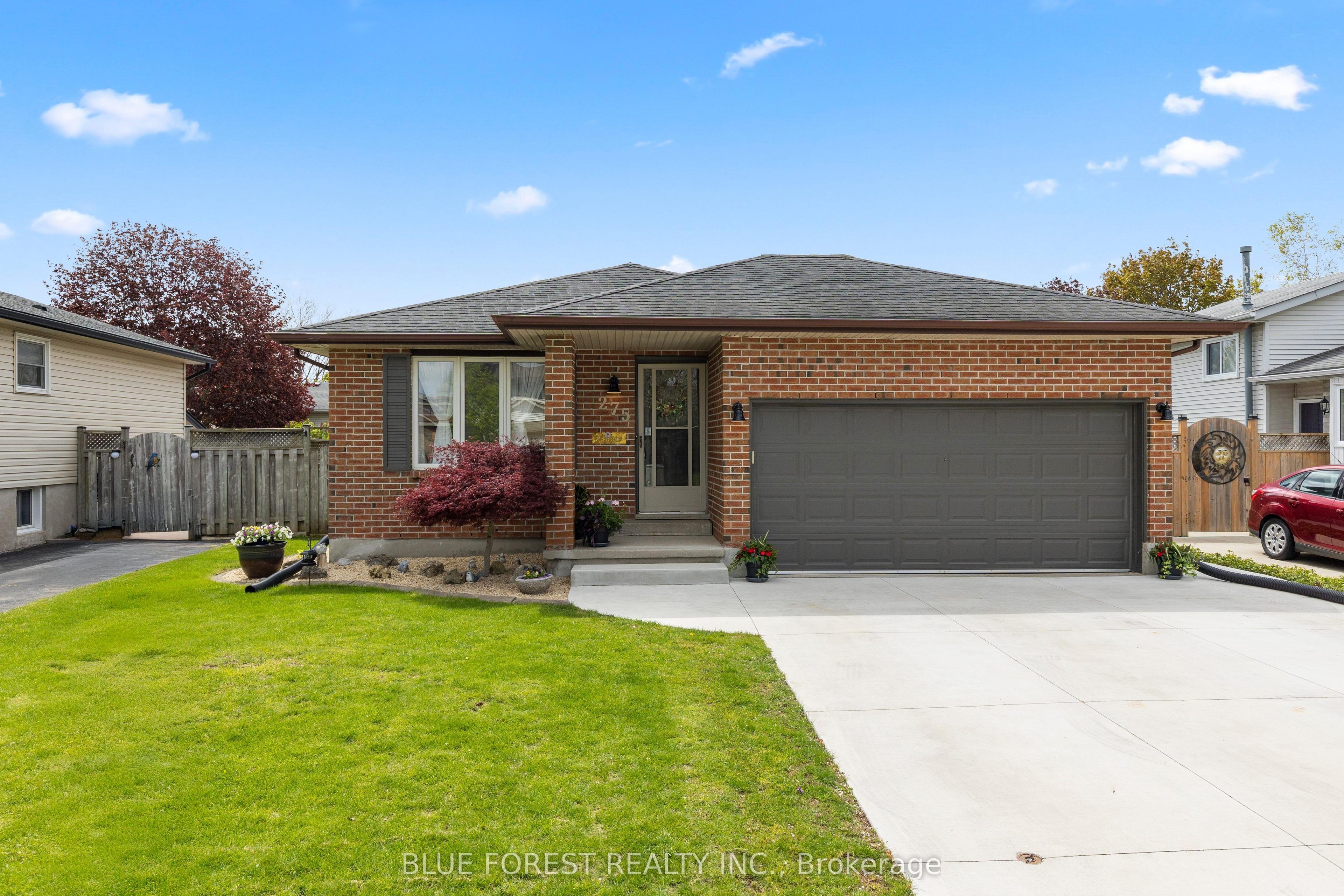 275 Portsmouth Crescent E — photo 1