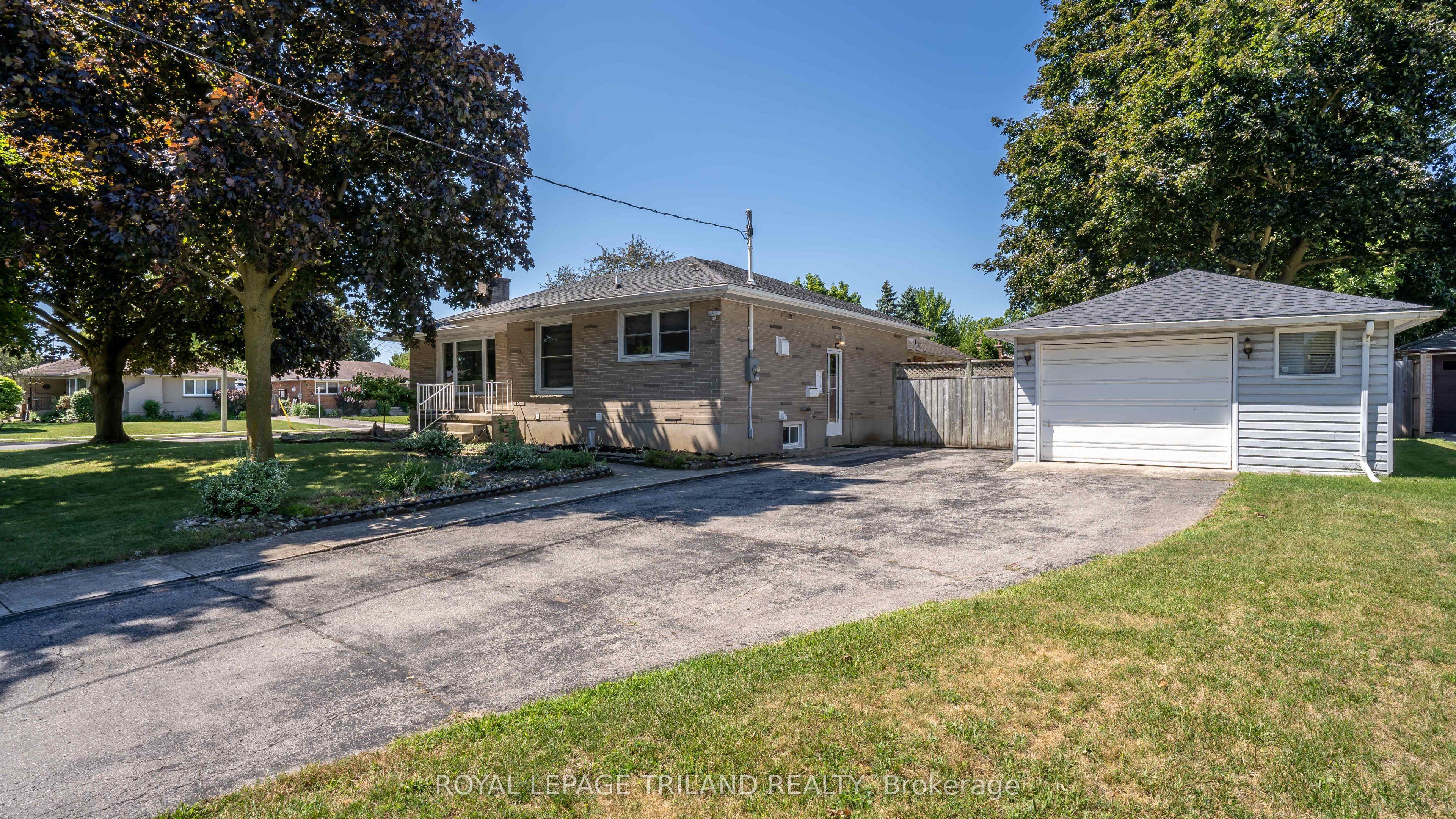 171 DAWN Drive — photo 1