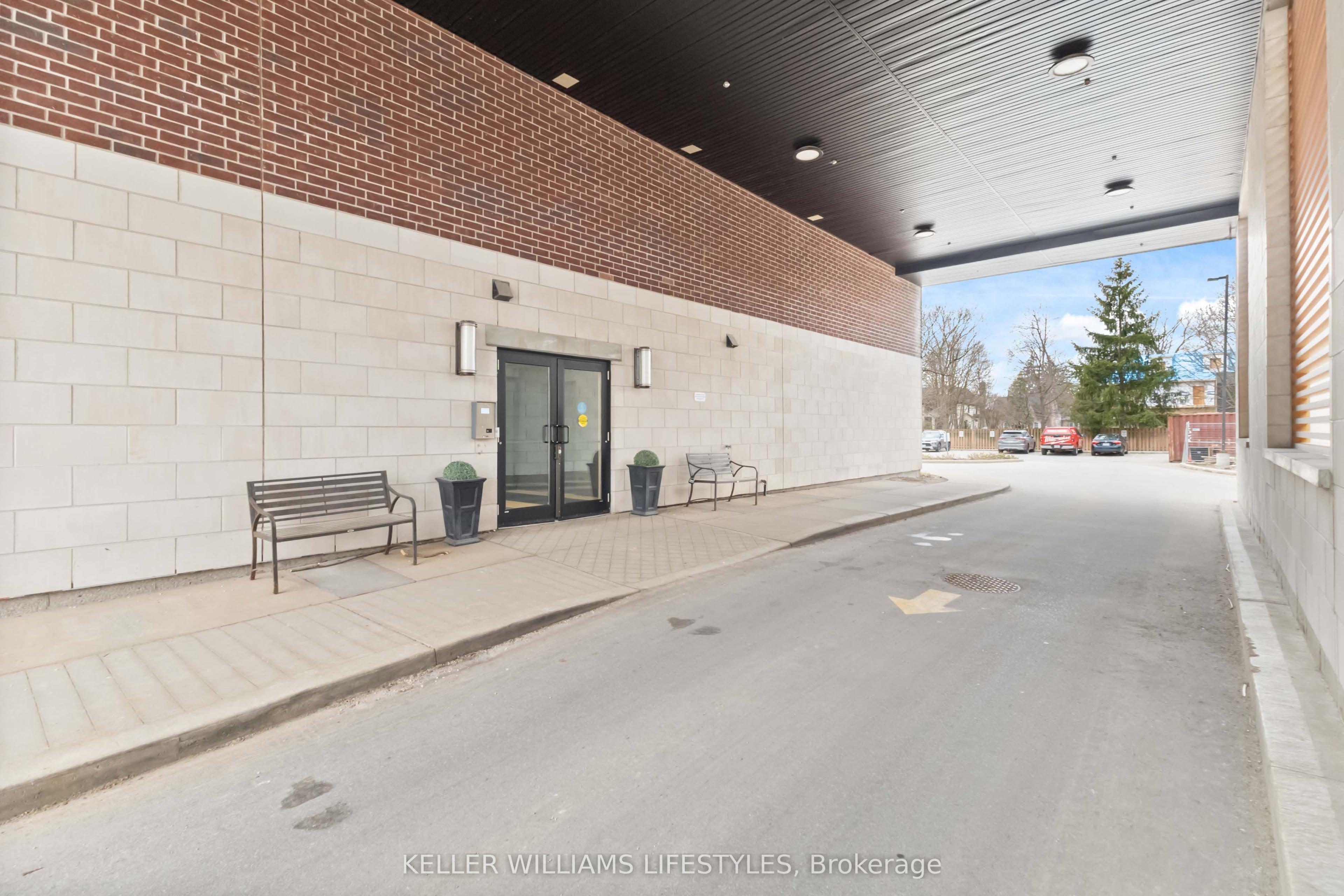 89 RIDOUT Street S, Unit 305 — photo 1