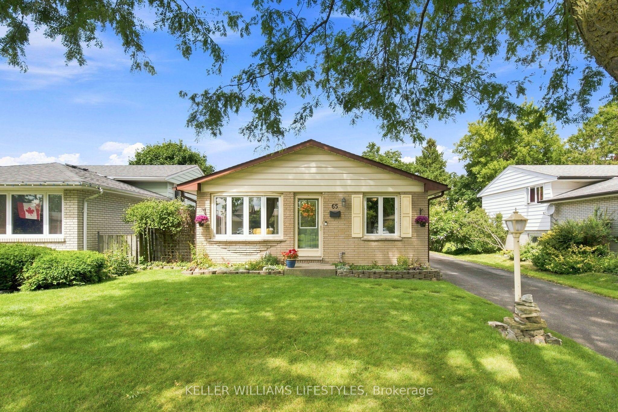 65 Villeneuve Crescent — photo 1