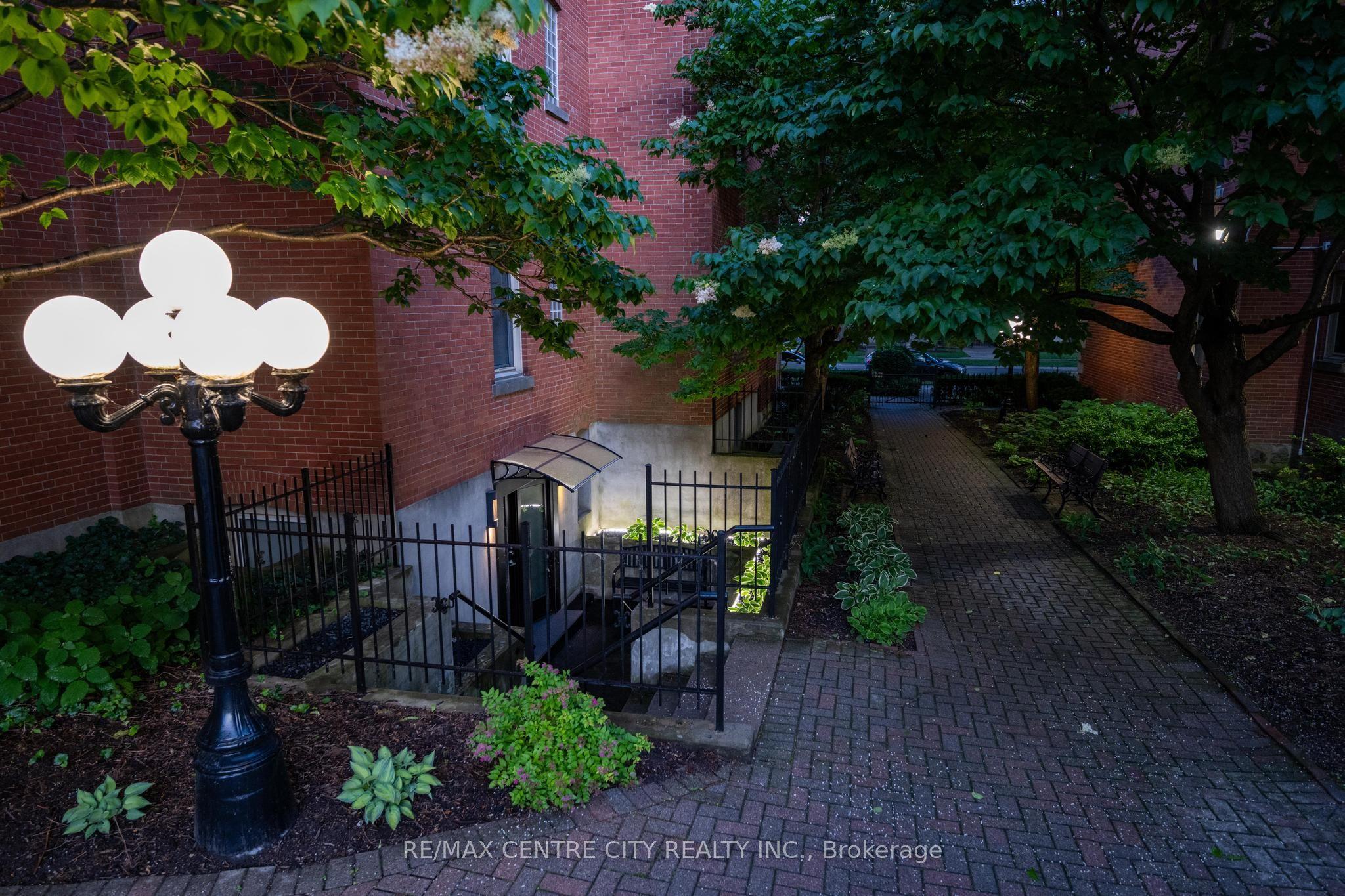 280 Queens Avenue, Unit 1 — photo 1