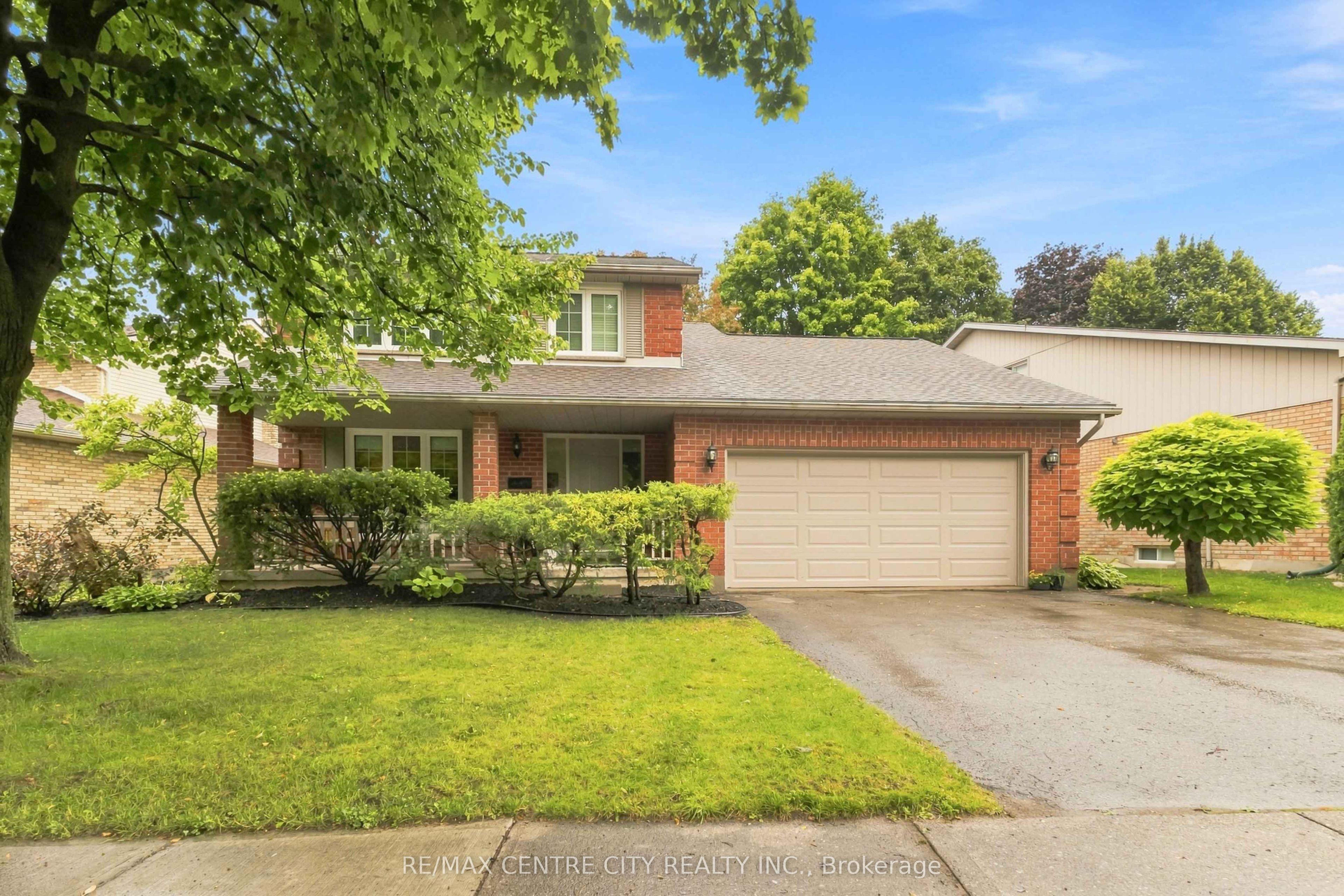 194 Whisperwood Avenue — photo 1
