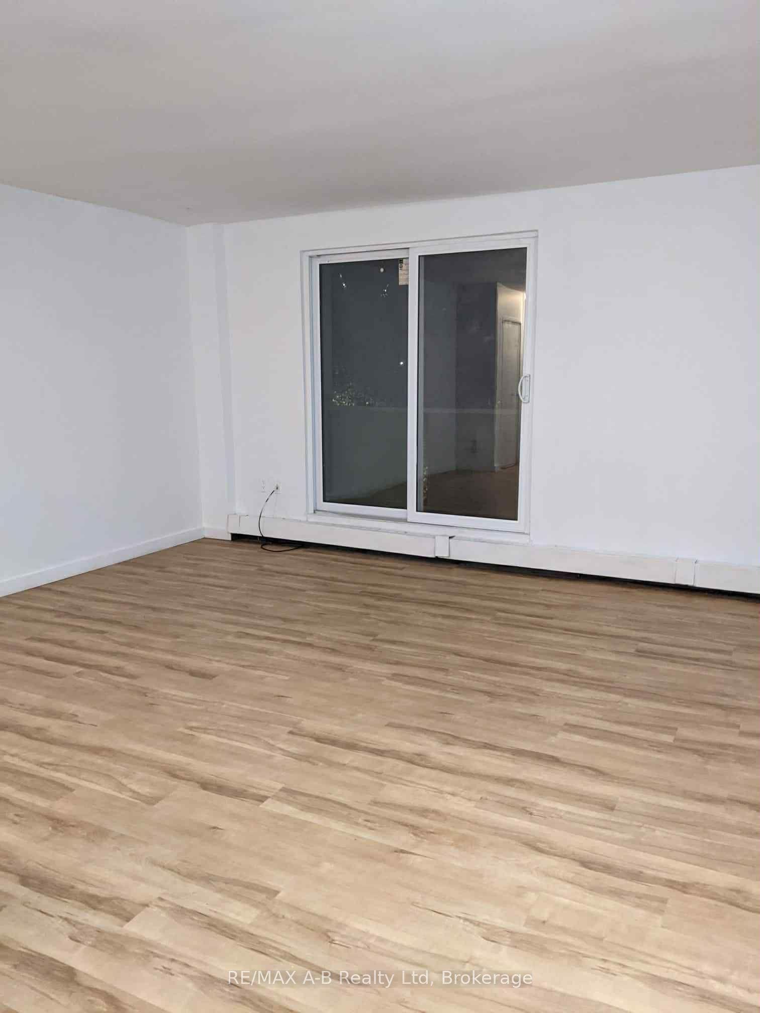 563 Mornington Avenue E, Unit 310 — photo 1