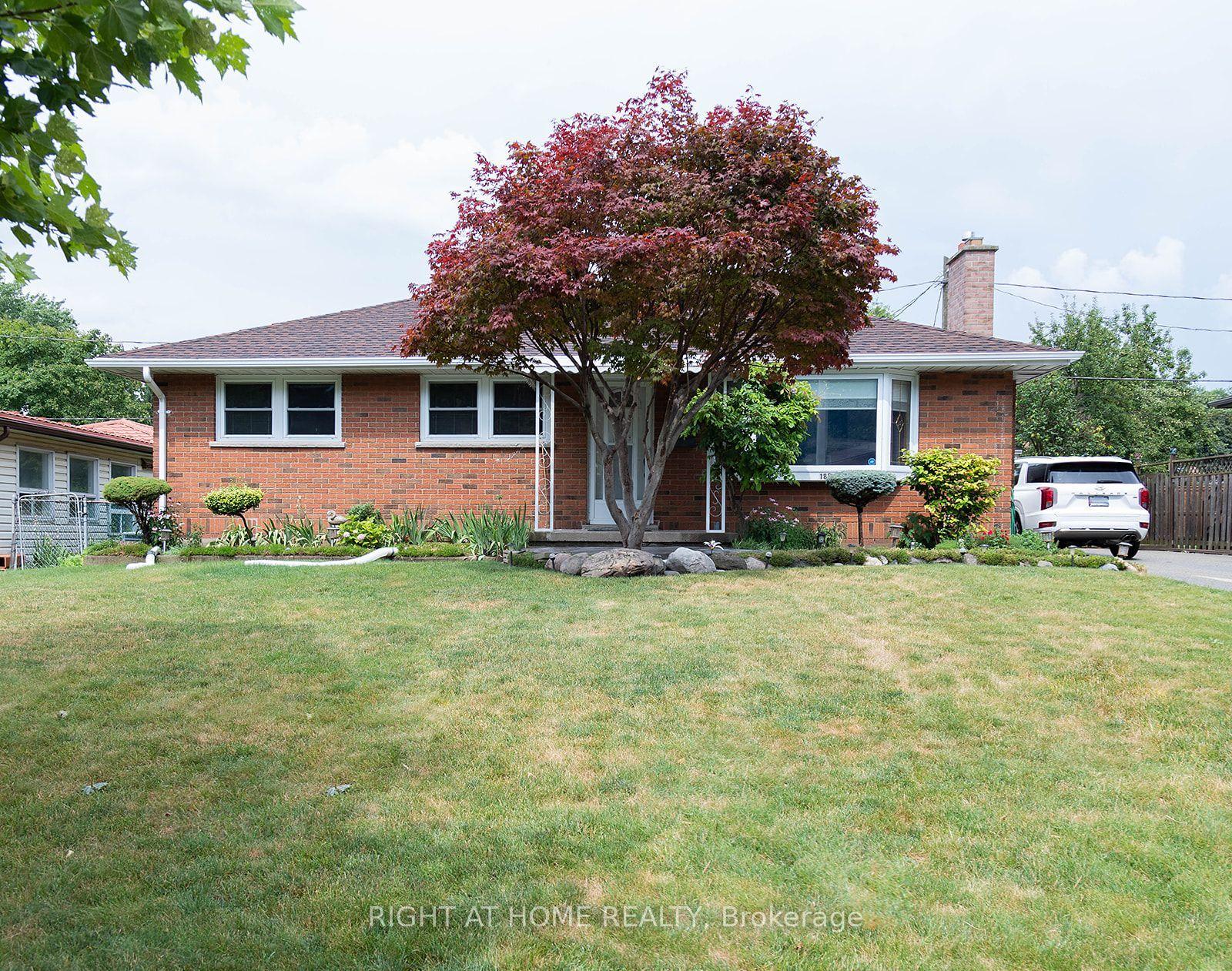 186 King Edward Avenue — photo 1