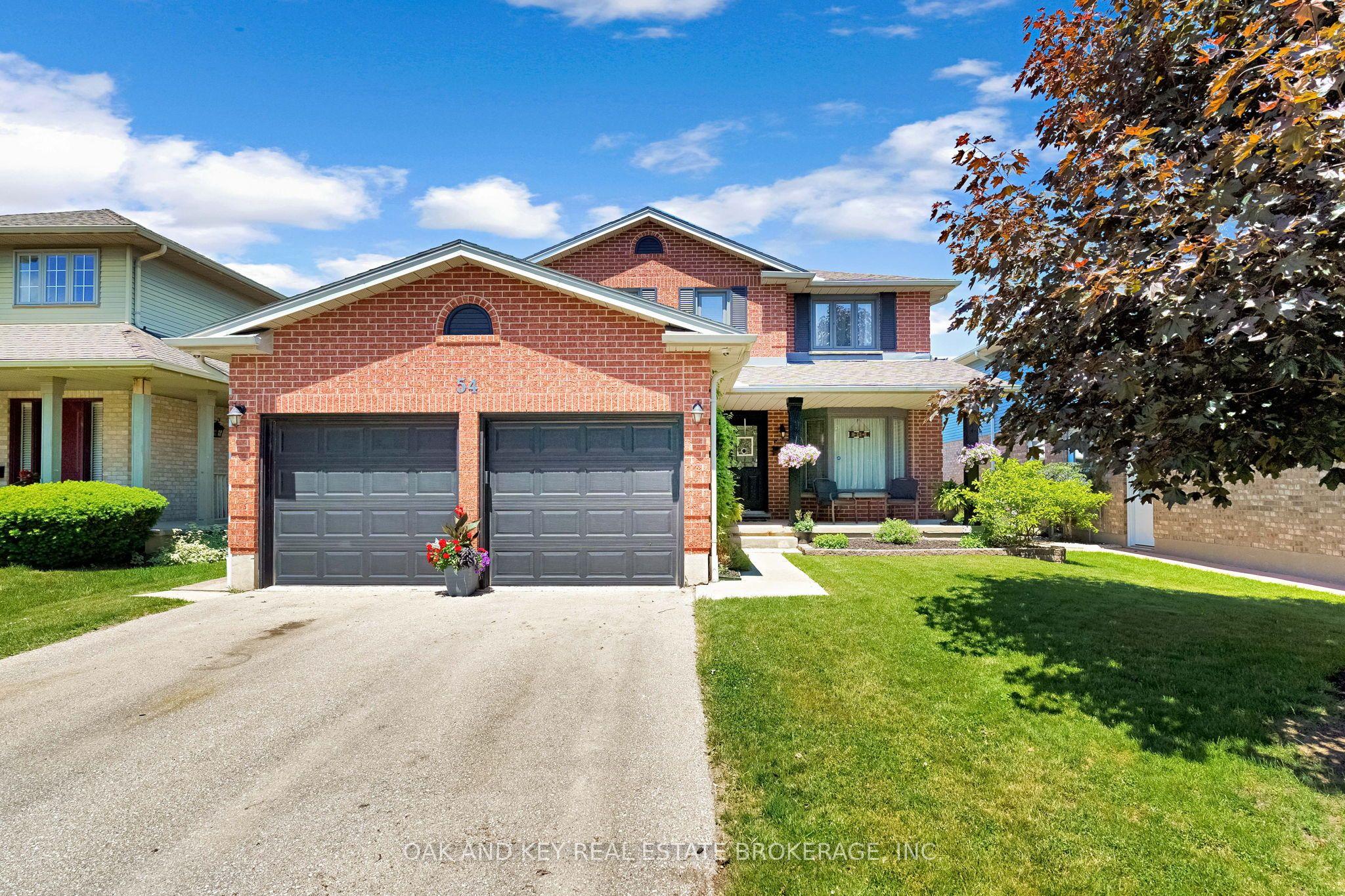 54 Napoleon Drive — photo 1