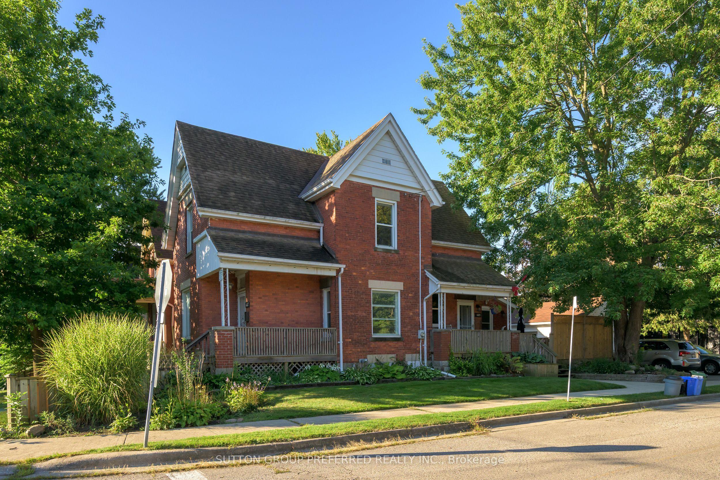 447 Woodman Avenue — photo 1