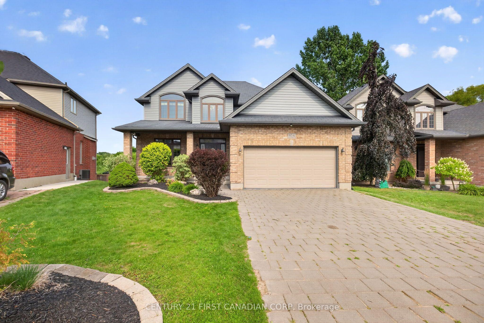 834 Talisman Crescent — photo 1