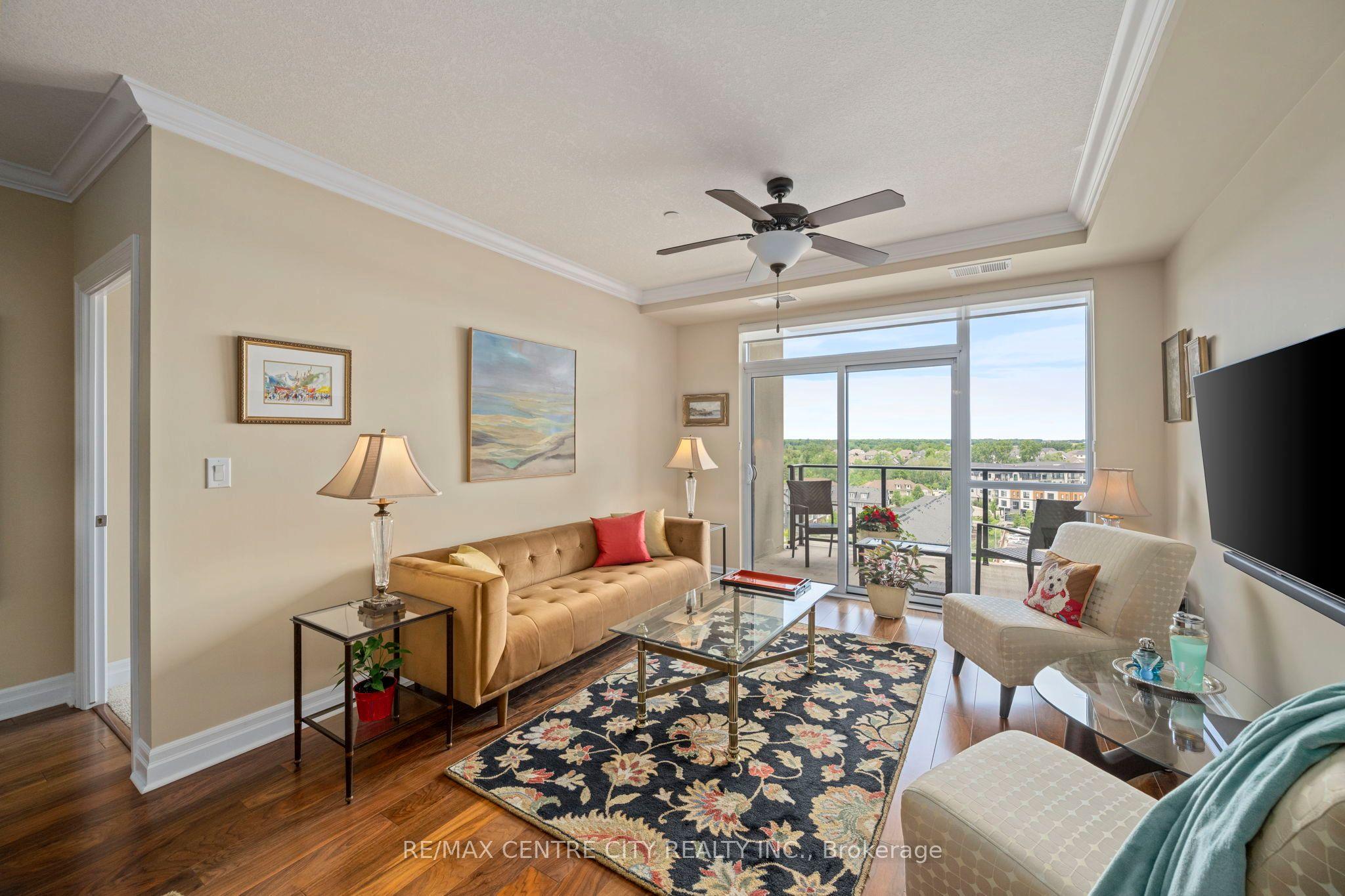 240 Villagewalk Boulevard, Unit 713 — photo 1