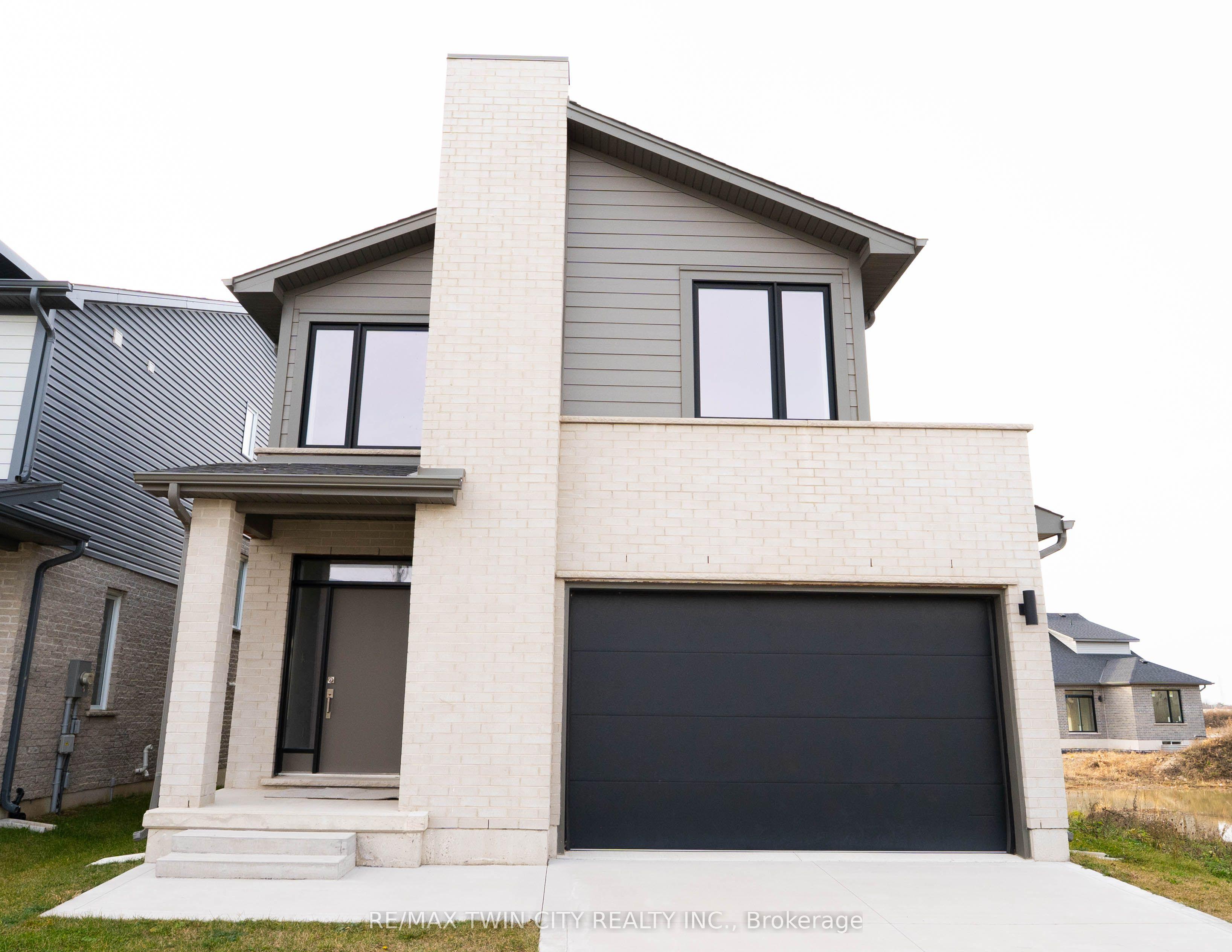 2250 Southport Crescent — photo 1