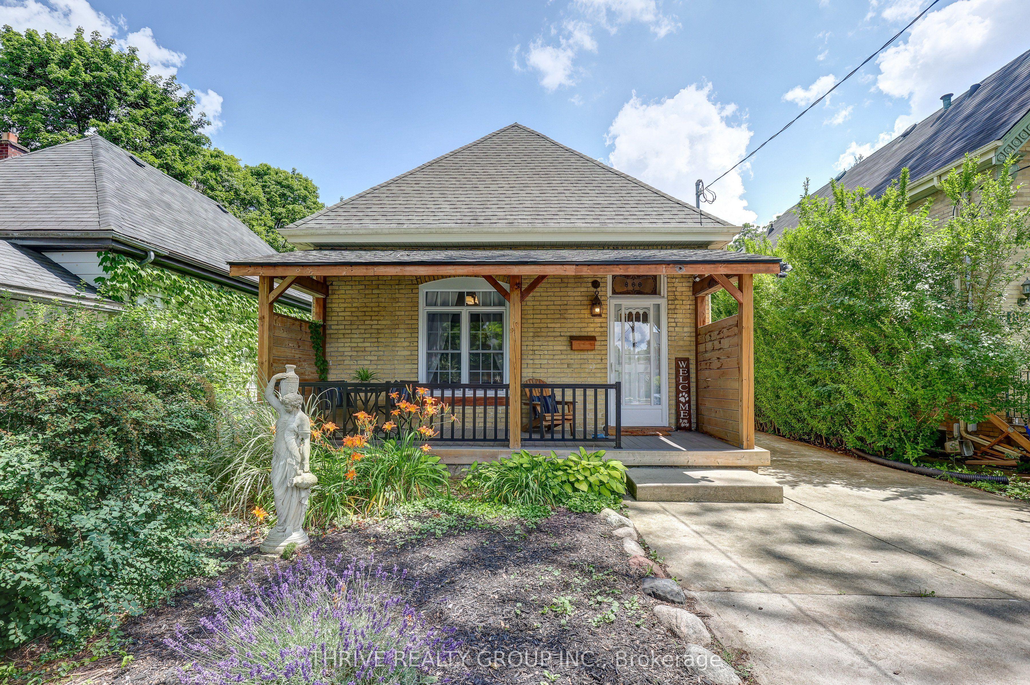 866 William Street — photo 1
