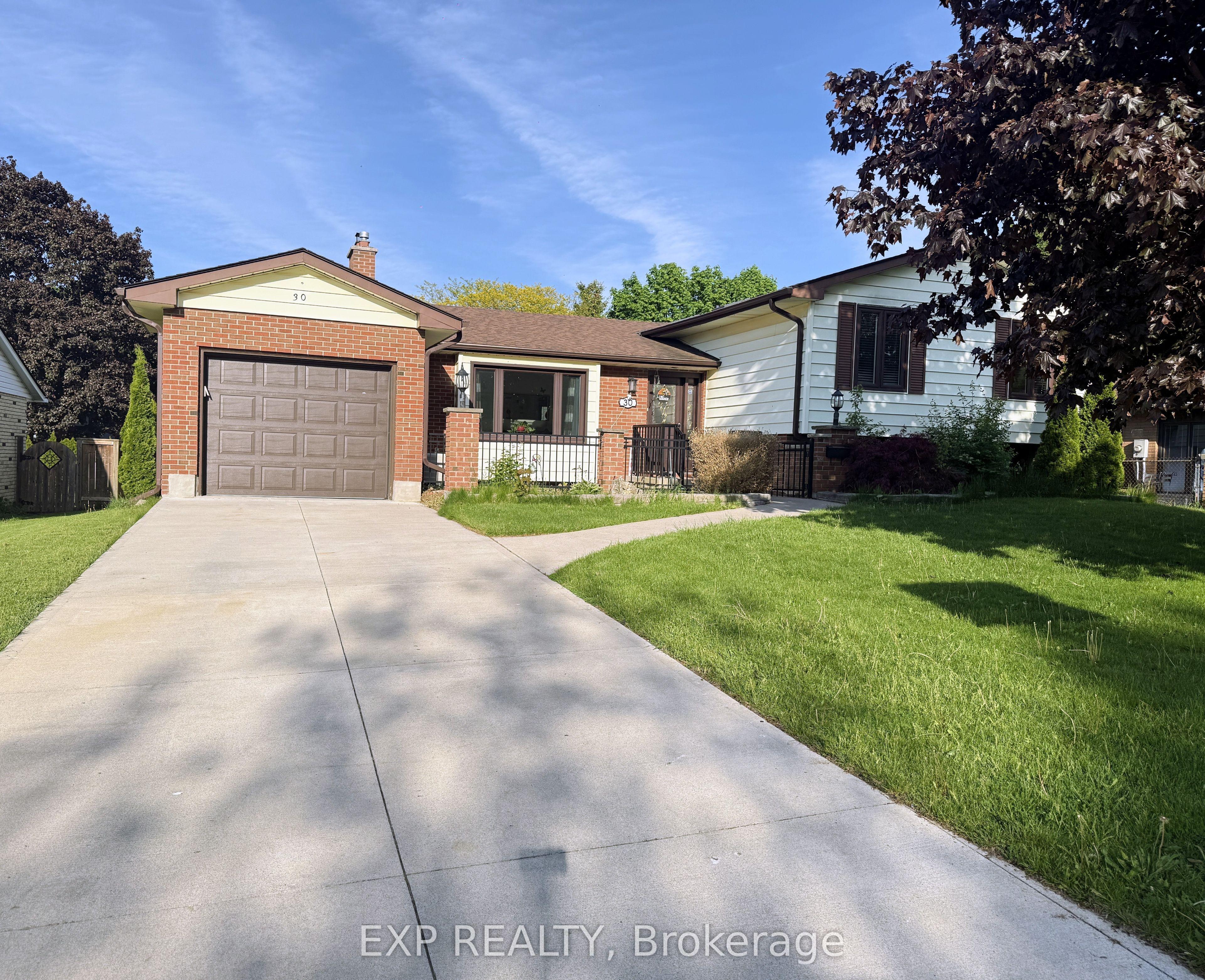 30 COWAN Avenue — photo 1
