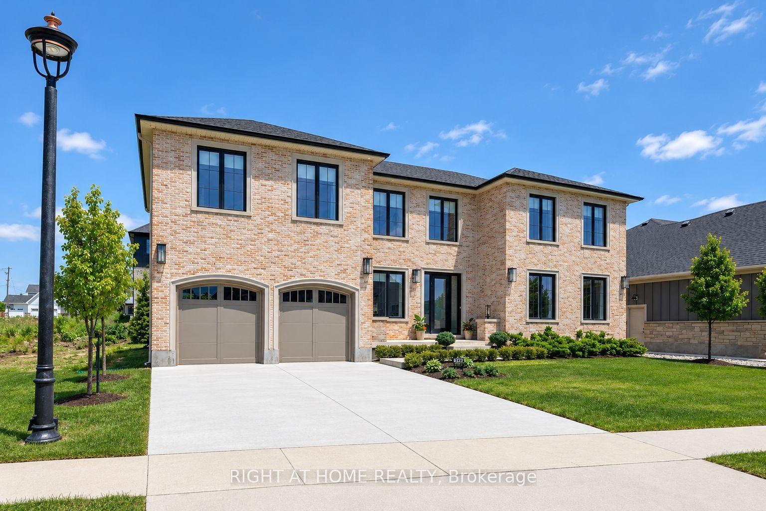 372 Manhattan Drive — photo 1