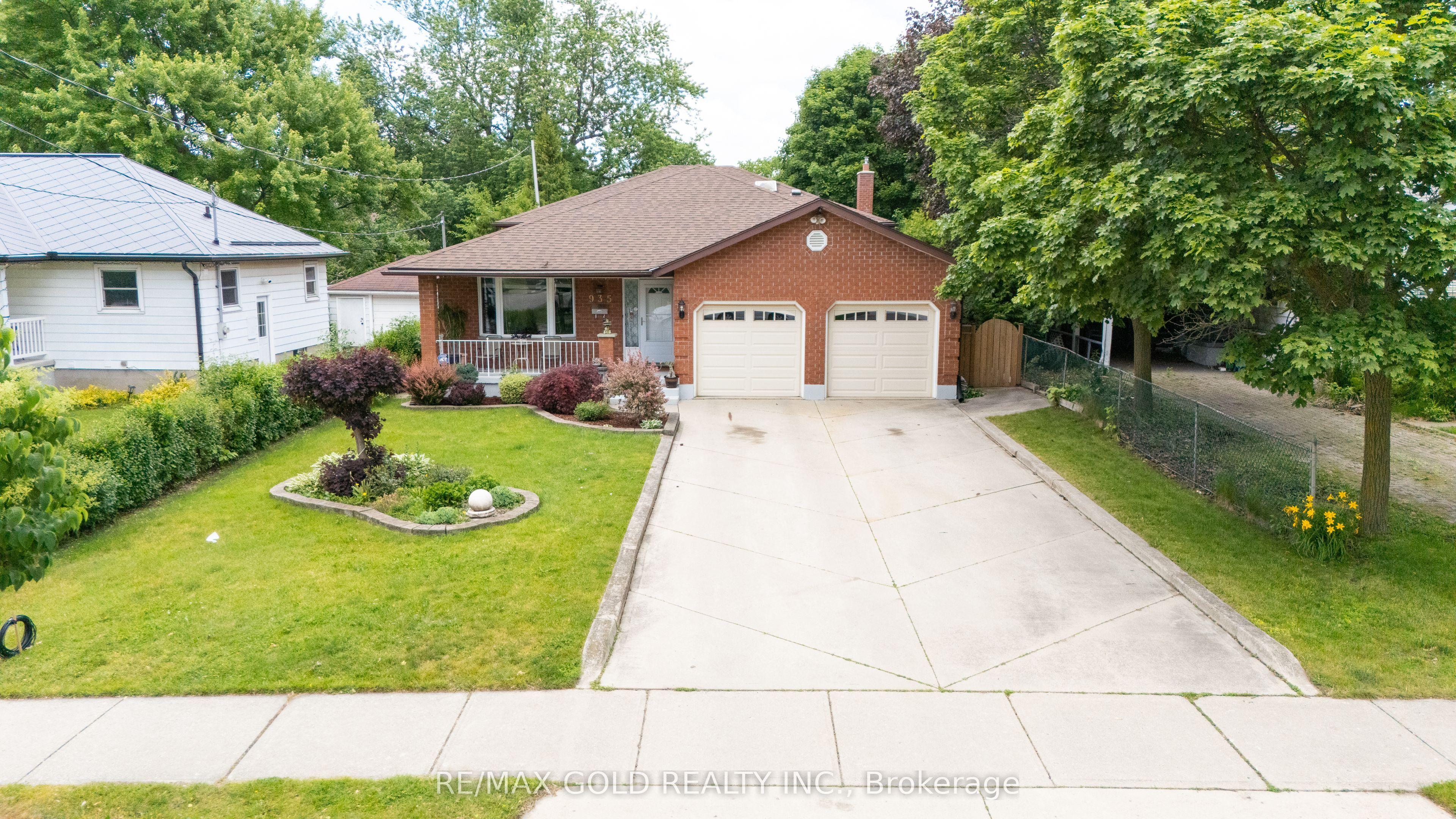 935 Willow Drive — photo 1