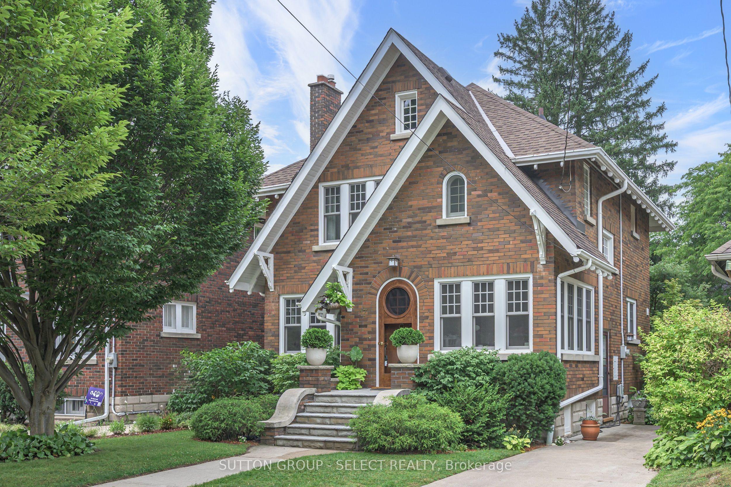 17 Willingdon Avenue — photo 1